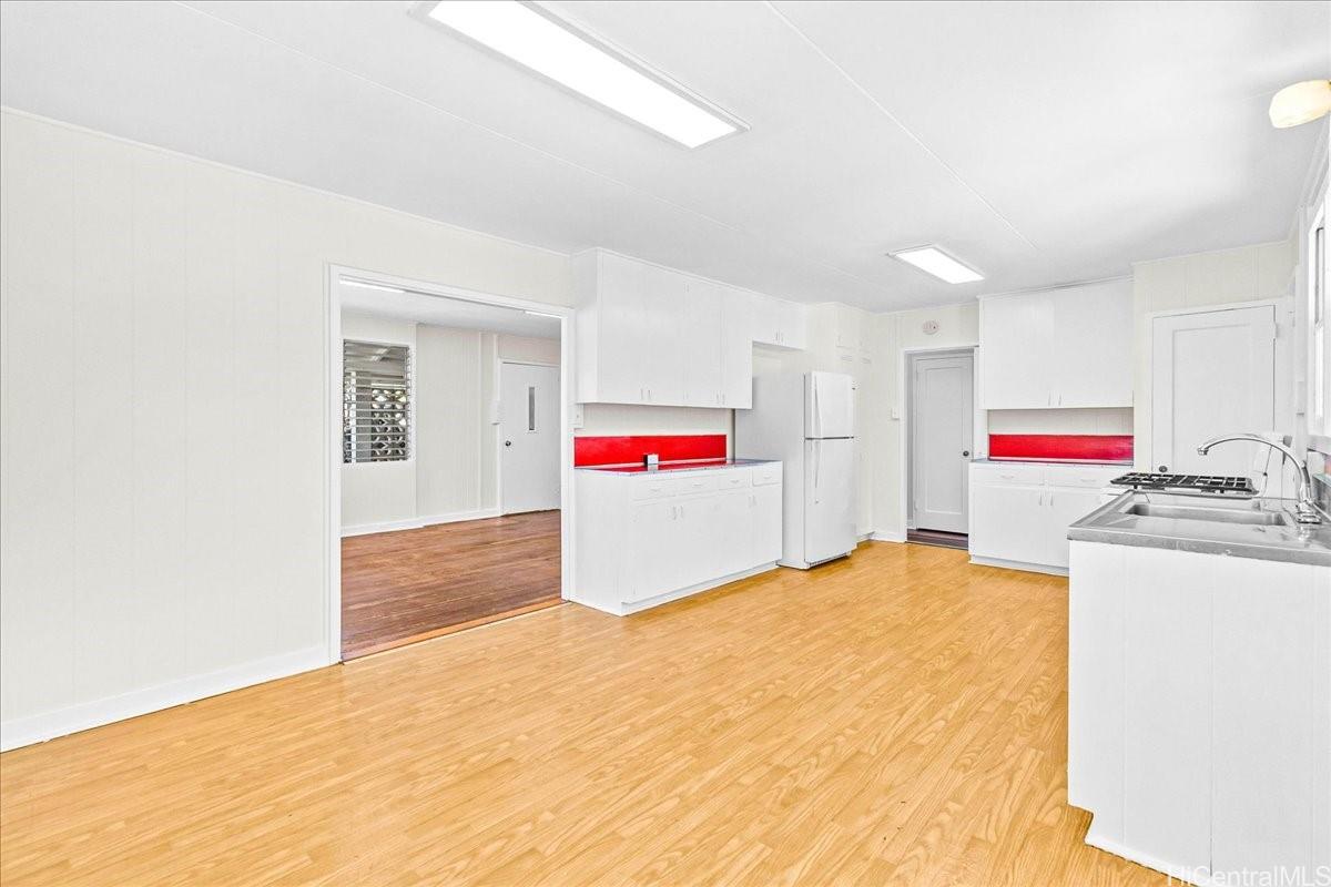 619  Oneawa Street Coconut Grove, Kailua home - photo 7 of 25