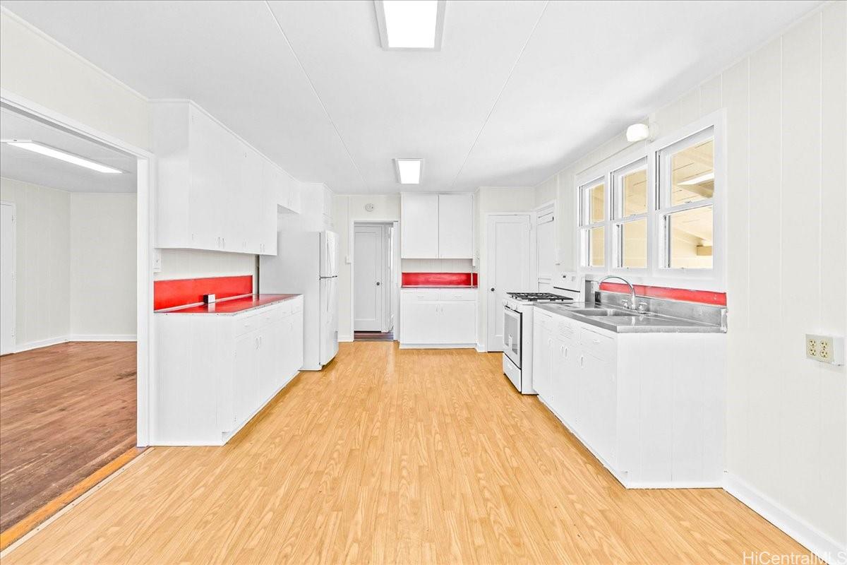 619  Oneawa Street Coconut Grove, Kailua home - photo 8 of 25