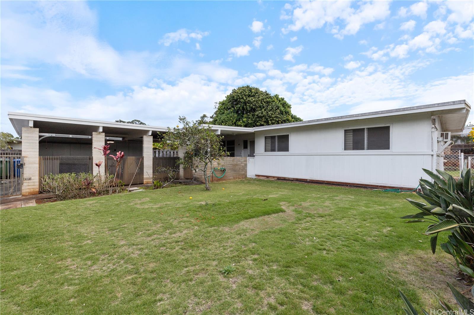 62  California Ave Wahiawa Area, Central home - photo 2 of 10