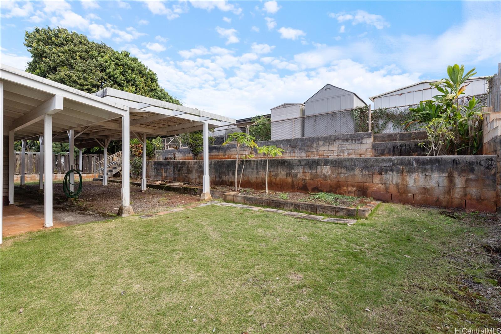 62  California Ave Wahiawa Area, Central home - photo 3 of 10