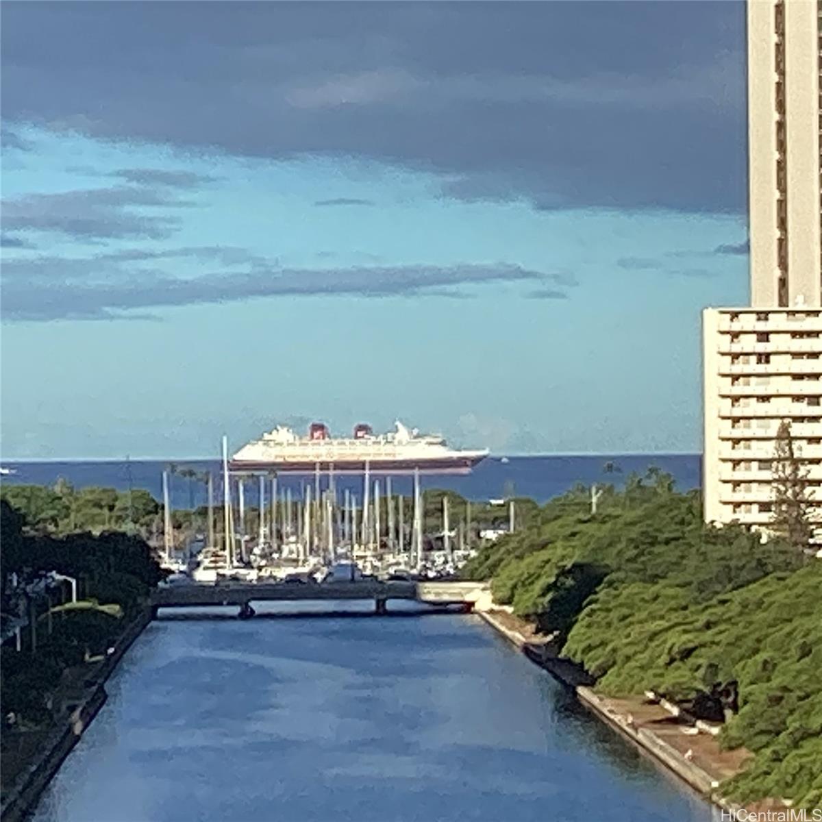 Ala Wai Manor condo # 902, Honolulu, Hawaii - photo 12 of 24