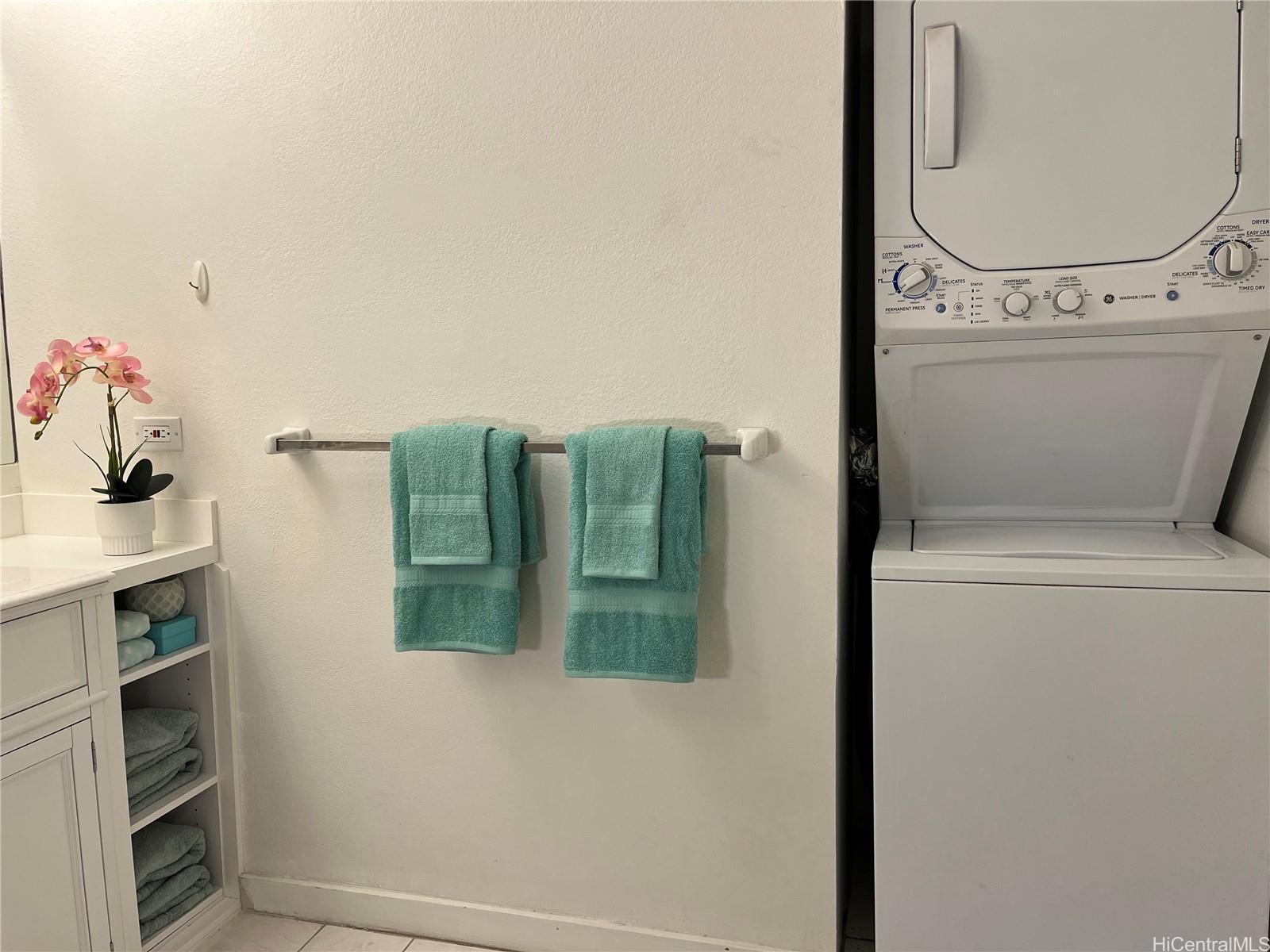 Ala Wai Manor condo # 902, Honolulu, Hawaii - photo 19 of 24