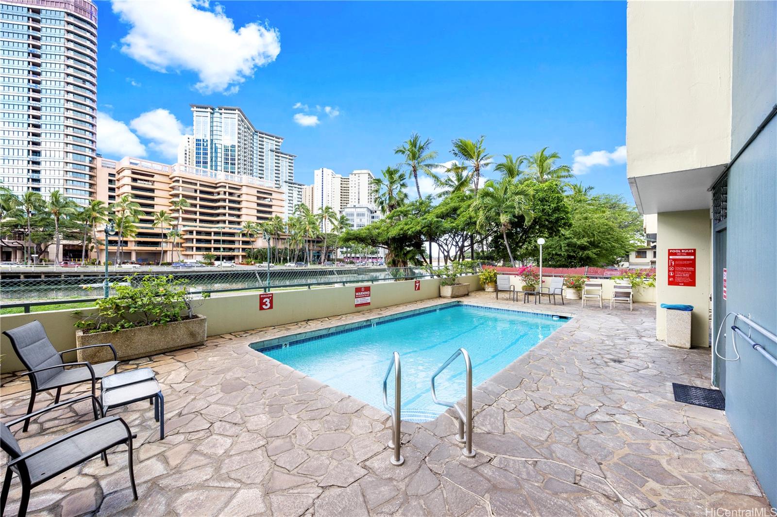 Ala Wai Manor condo # 902, Honolulu, Hawaii - photo 20 of 24