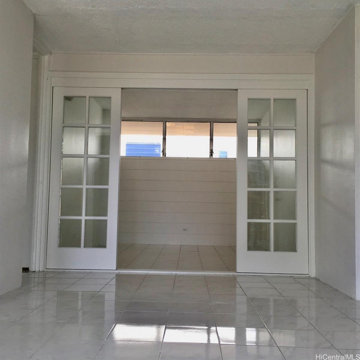 Ala Wai Manor condo # 902, Honolulu, Hawaii - photo 4 of 14