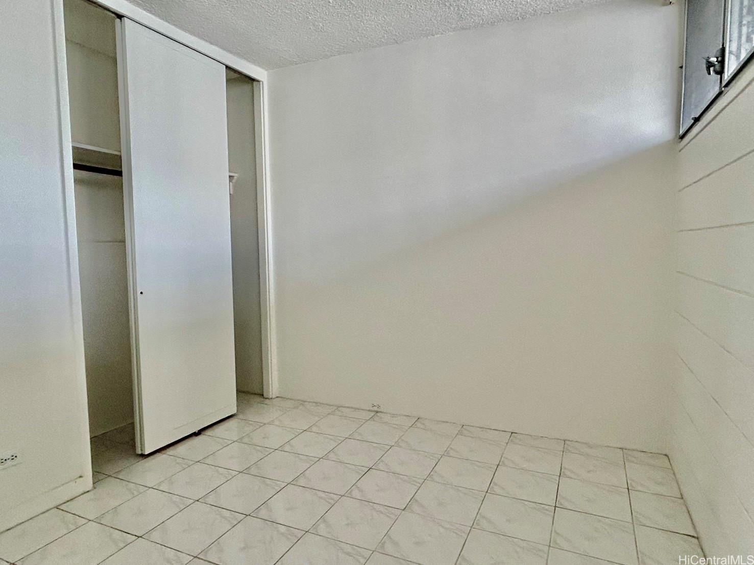 Ala Wai Manor condo # 902, Honolulu, Hawaii - photo 8 of 14