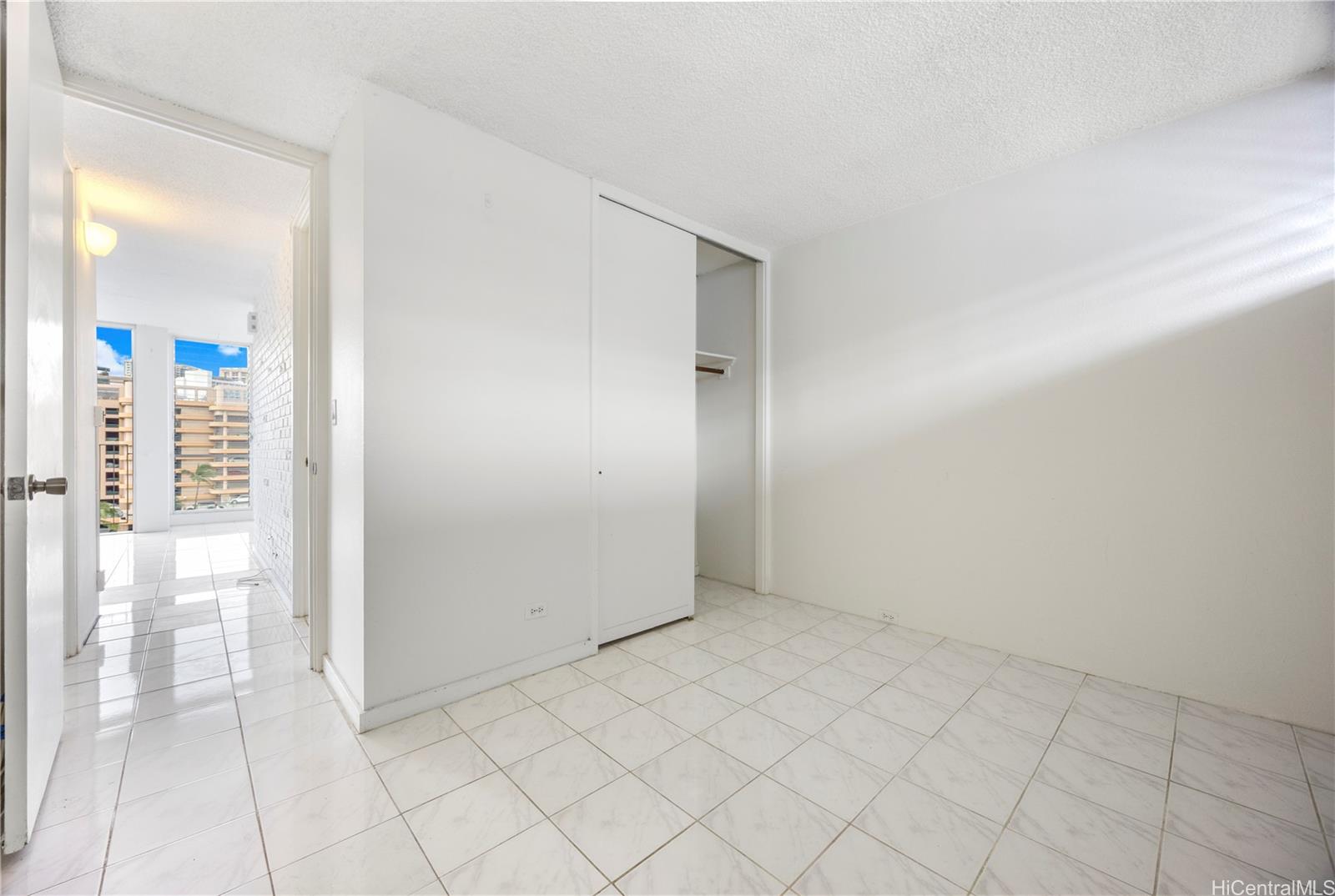 Ala Wai Manor condo # 902, Honolulu, Hawaii - photo 9 of 24