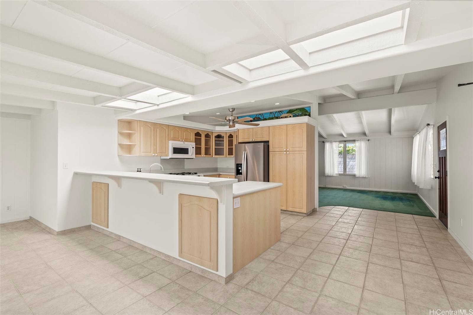 622  Pamaele Street Enchanted Lake, Kailua home - photo 4 of 25