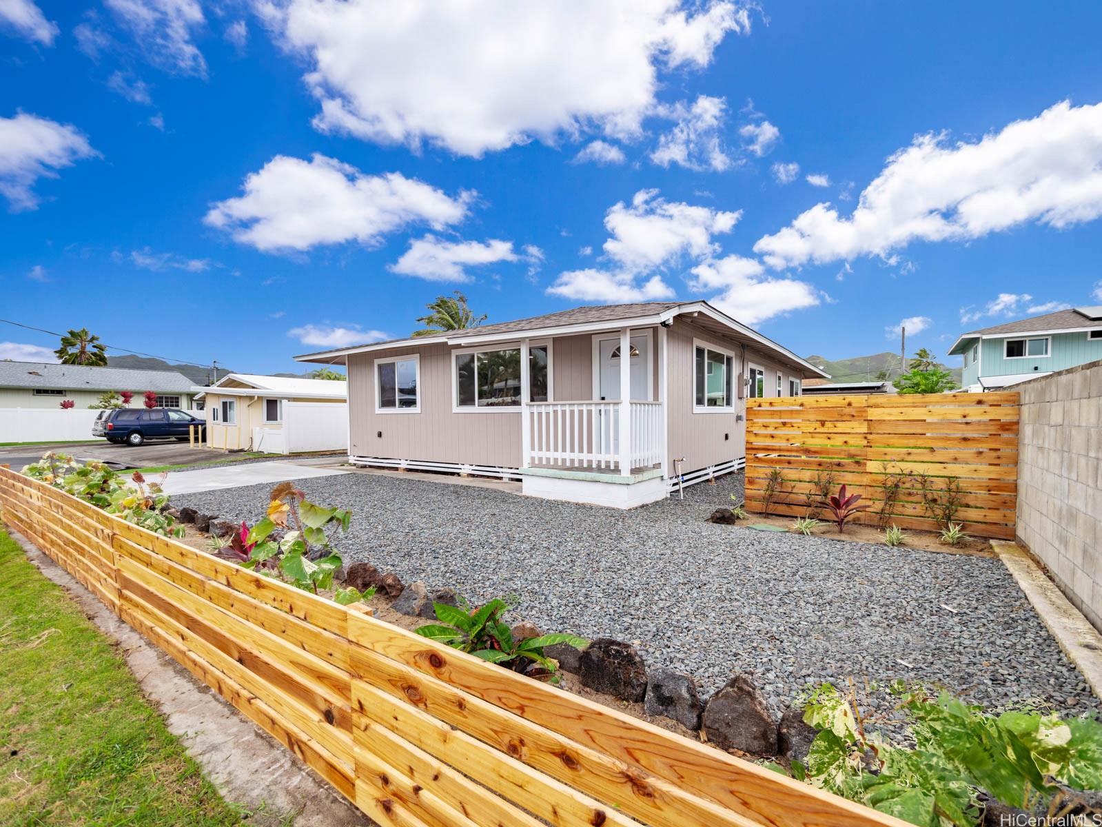 624  Olomana St Coconut Grove, Kailua home - photo 2 of 25