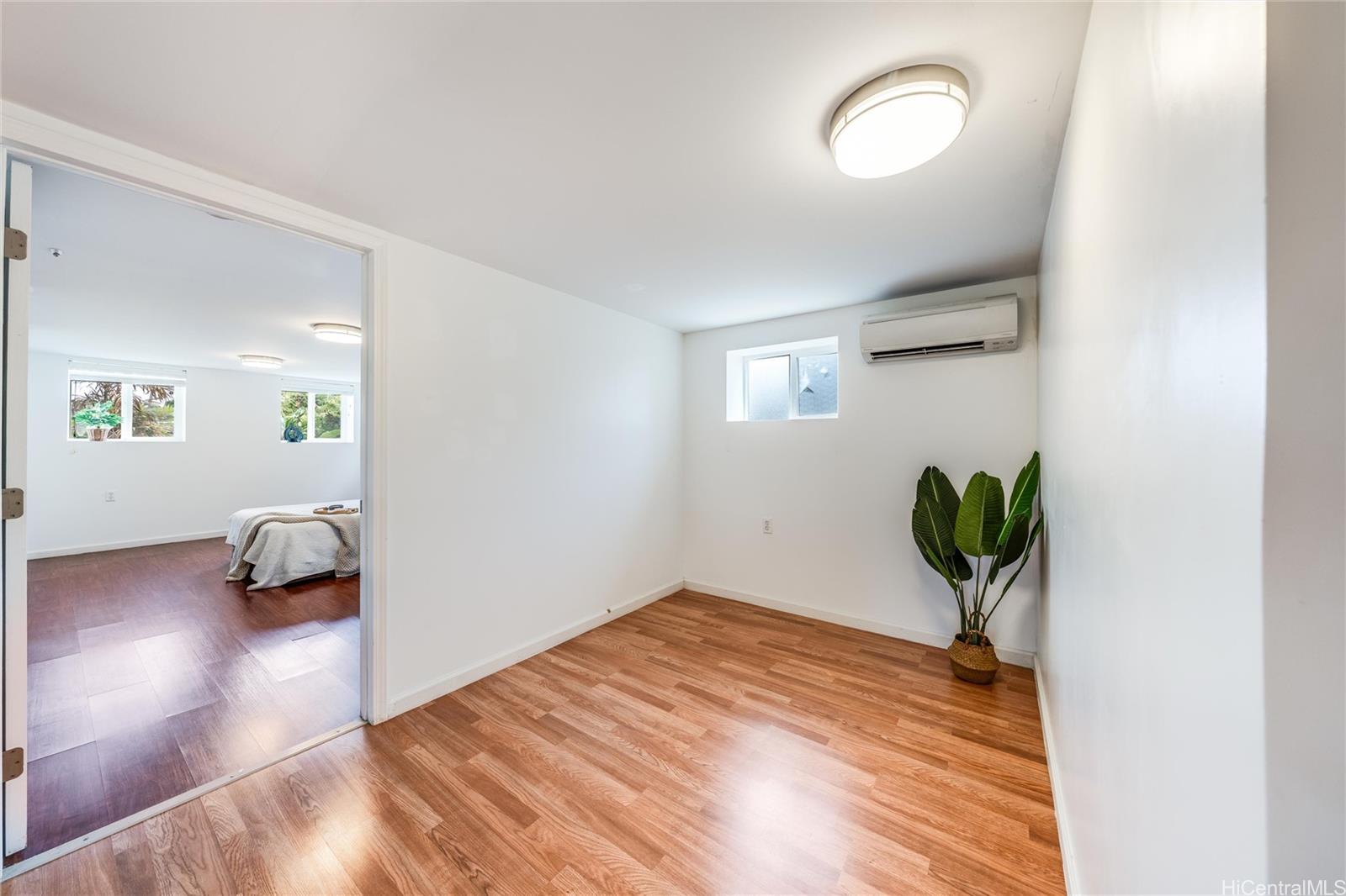 625  Maluniu Ave Coconut Grove, Kailua home - photo 22 of 25