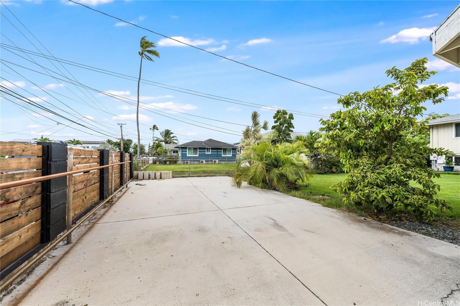625  Maluniu Ave Coconut Grove, Kailua home - photo 23 of 25