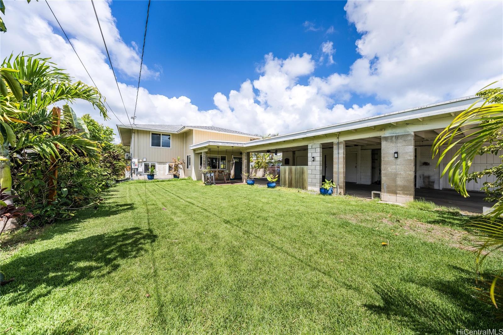 625  Maluniu Ave Coconut Grove, Kailua home - photo 4 of 25