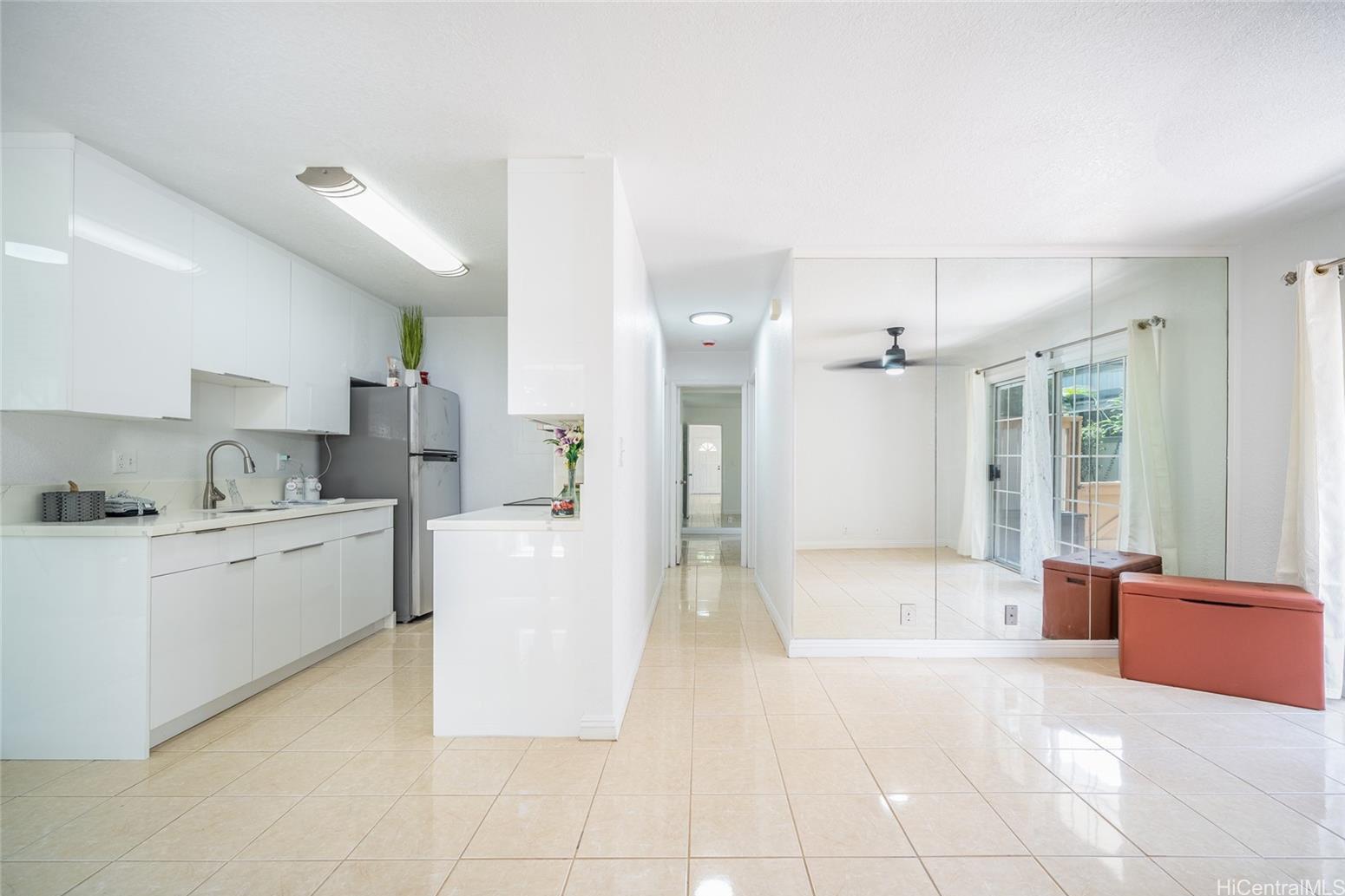 625 Mananai Place Honolulu - Rental - photo 4 of 18