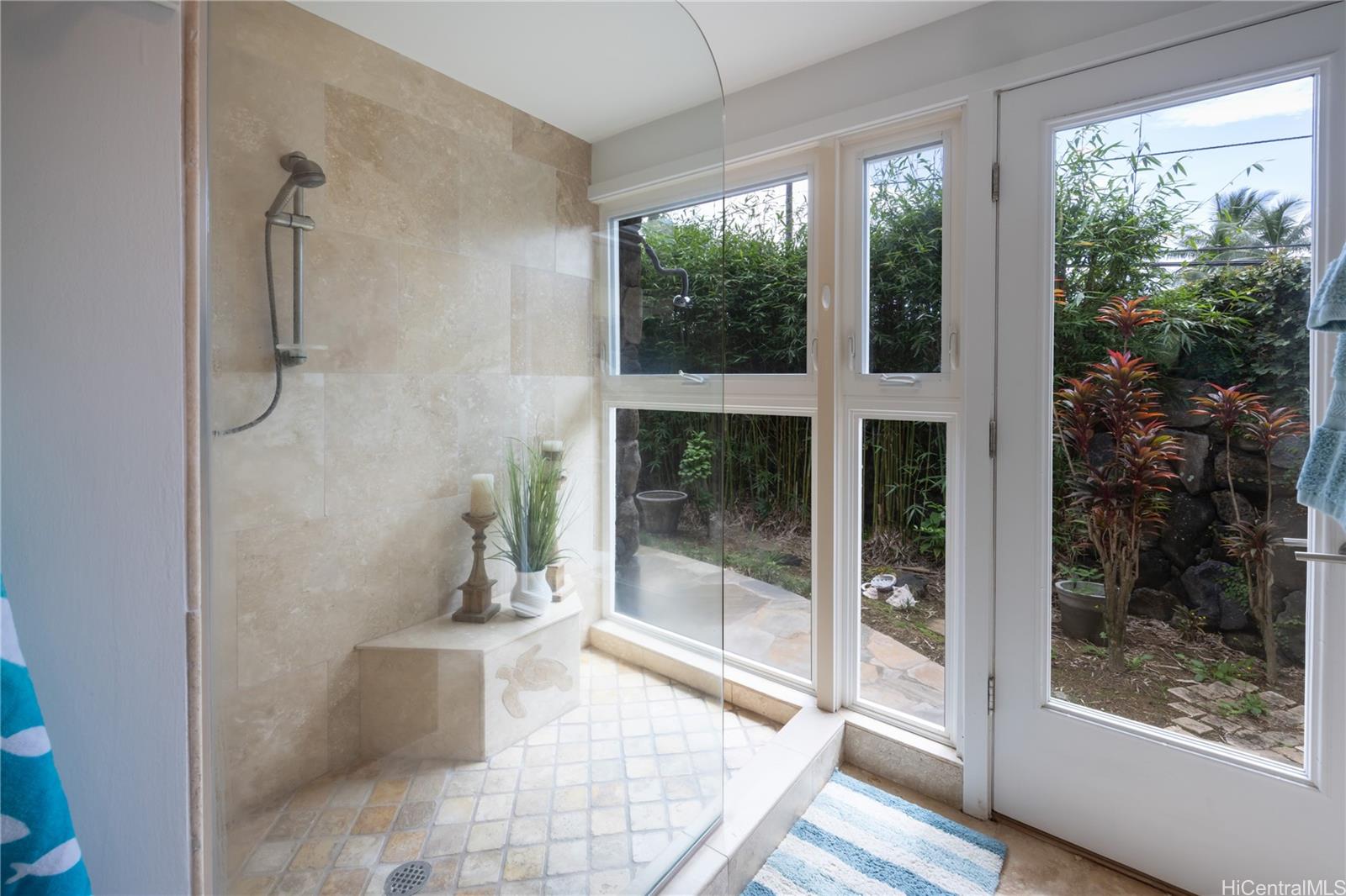 626  Papalani Street Enchanted Lake, Kailua home - photo 15 of 25