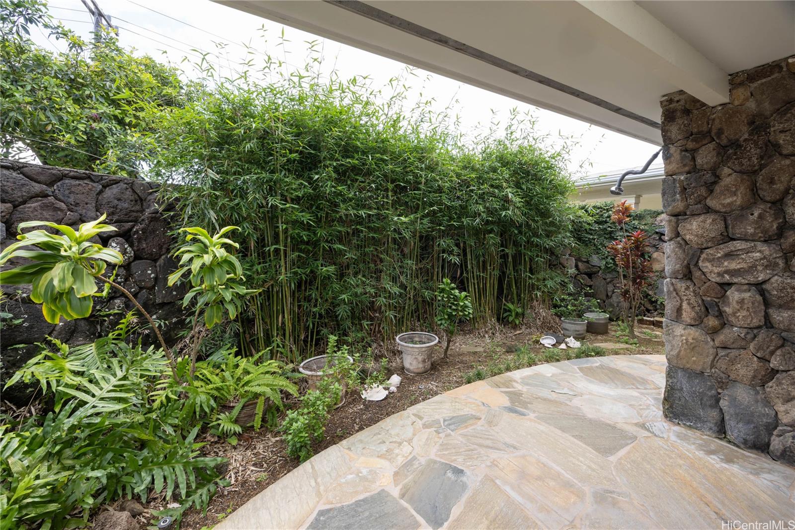 626  Papalani Street Enchanted Lake, Kailua home - photo 16 of 25