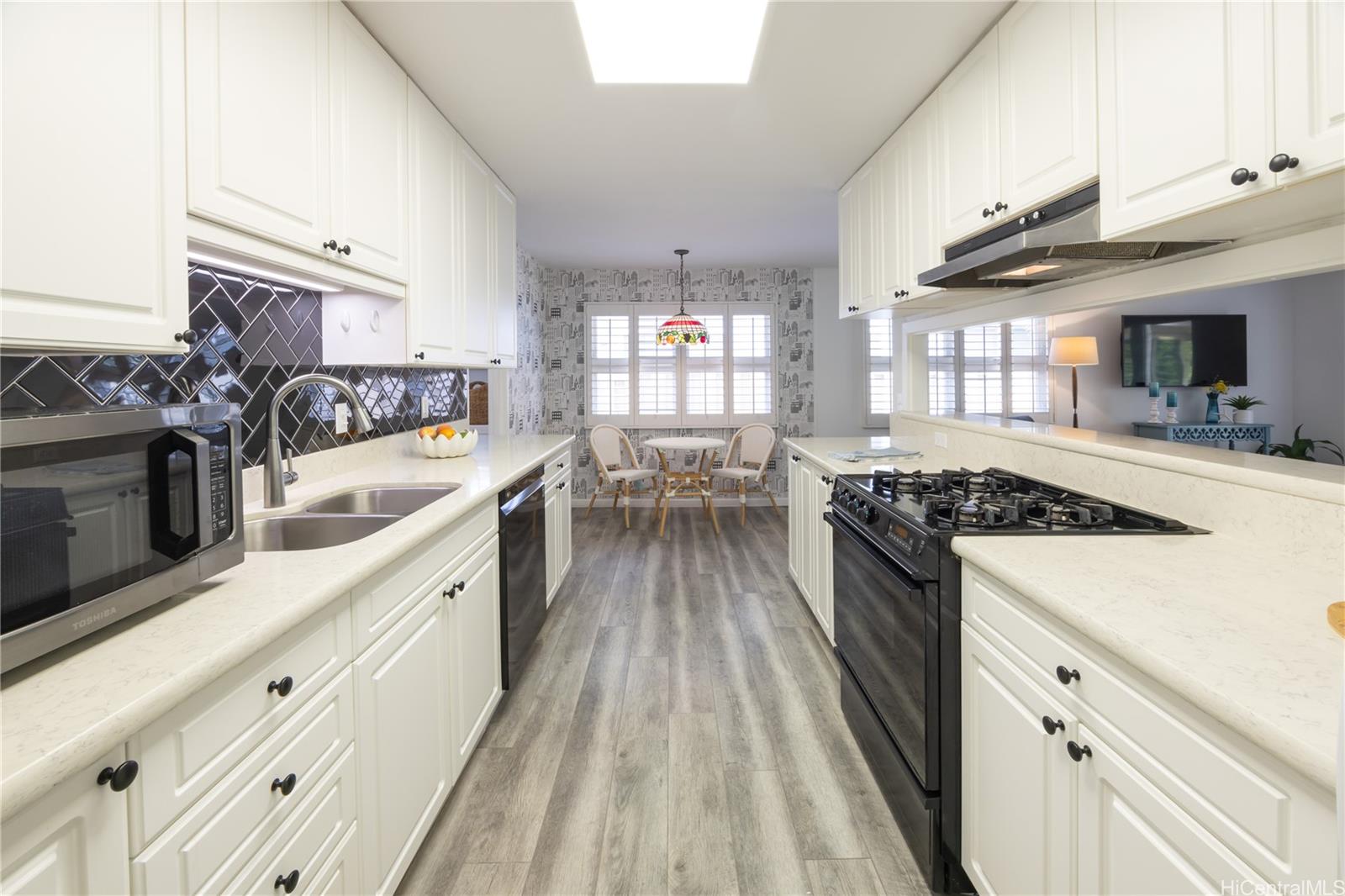 626  Papalani Street Enchanted Lake, Kailua home - photo 5 of 25