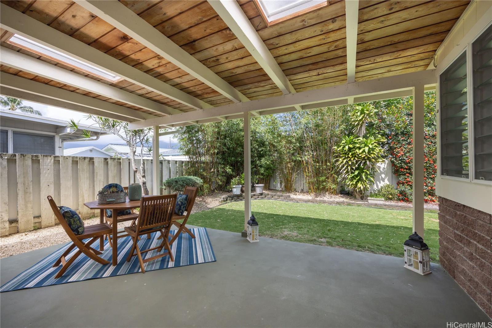 626  Papalani Street Enchanted Lake, Kailua home - photo 9 of 25