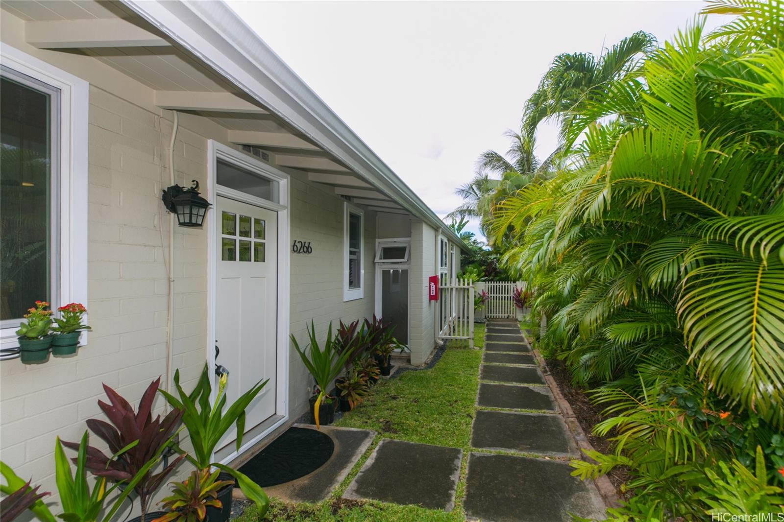 6266 Keokea Place Honolulu - Rental - photo 23 of 25