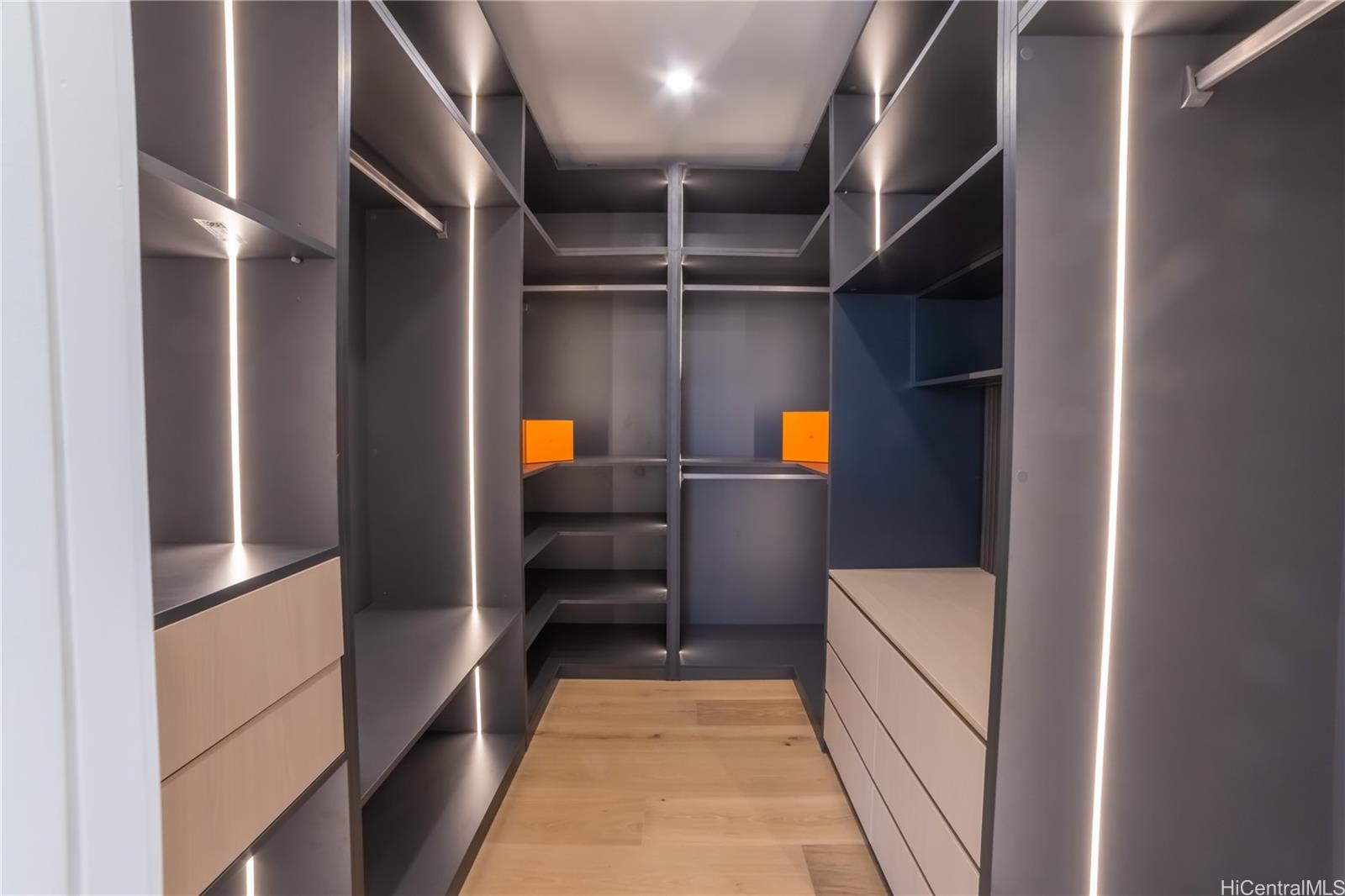 629  Halela Street Coconut Grove, Kailua home - photo 7 of 24