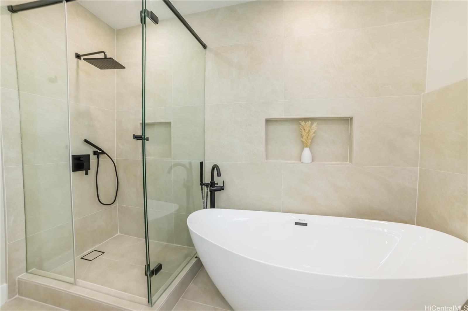 629  Halela Street Coconut Grove, Kailua home - photo 9 of 25