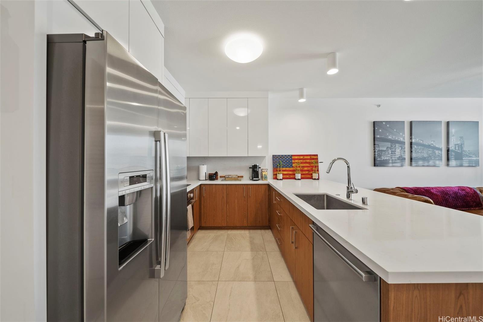 Azure Ala Moana condo # 1308, Honolulu, Hawaii - photo 4 of 25