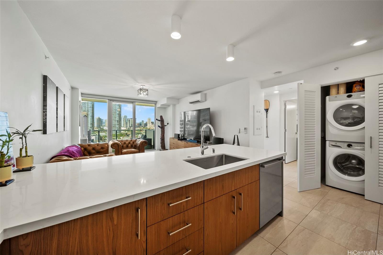 Azure Ala Moana condo # 1308, Honolulu, Hawaii - photo 3 of 25