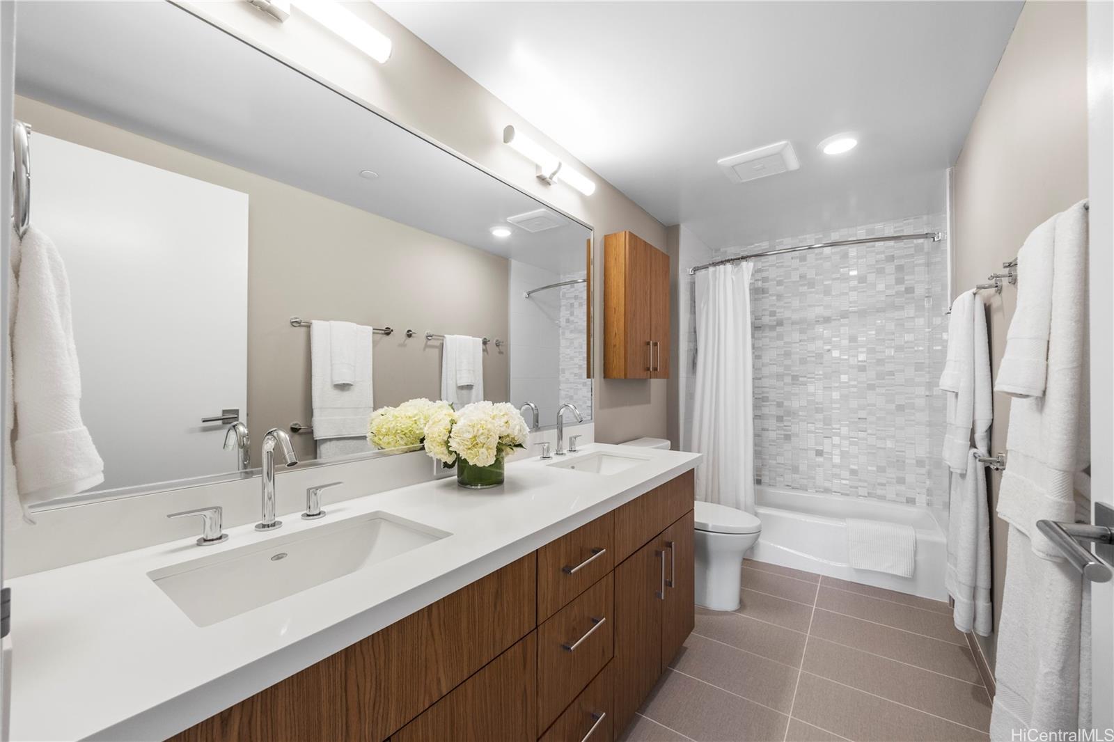 Azure Ala Moana condo # 1309, Honolulu, Hawaii - photo 14 of 25