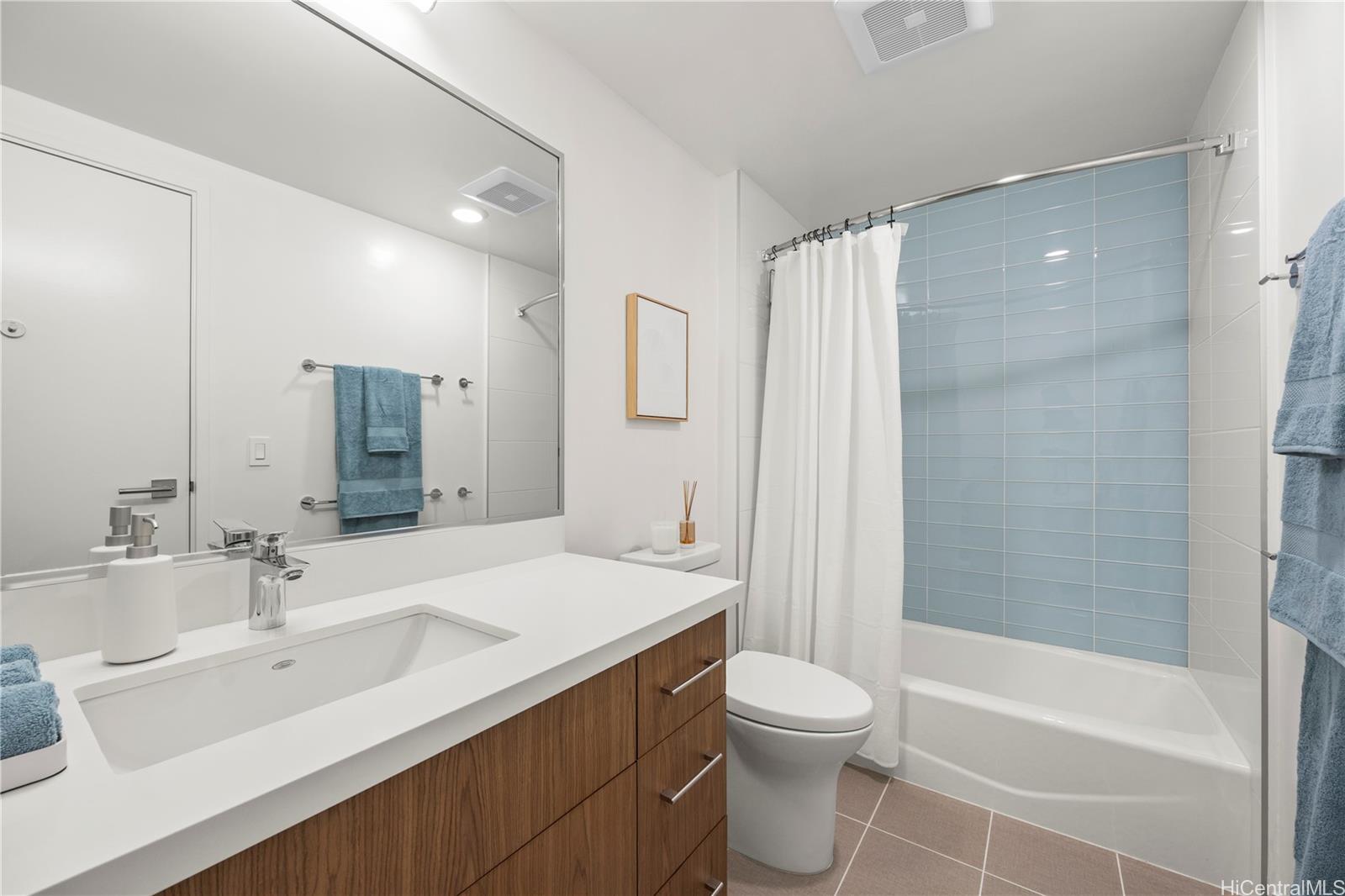 Azure Ala Moana condo # 1309, Honolulu, Hawaii - photo 18 of 25