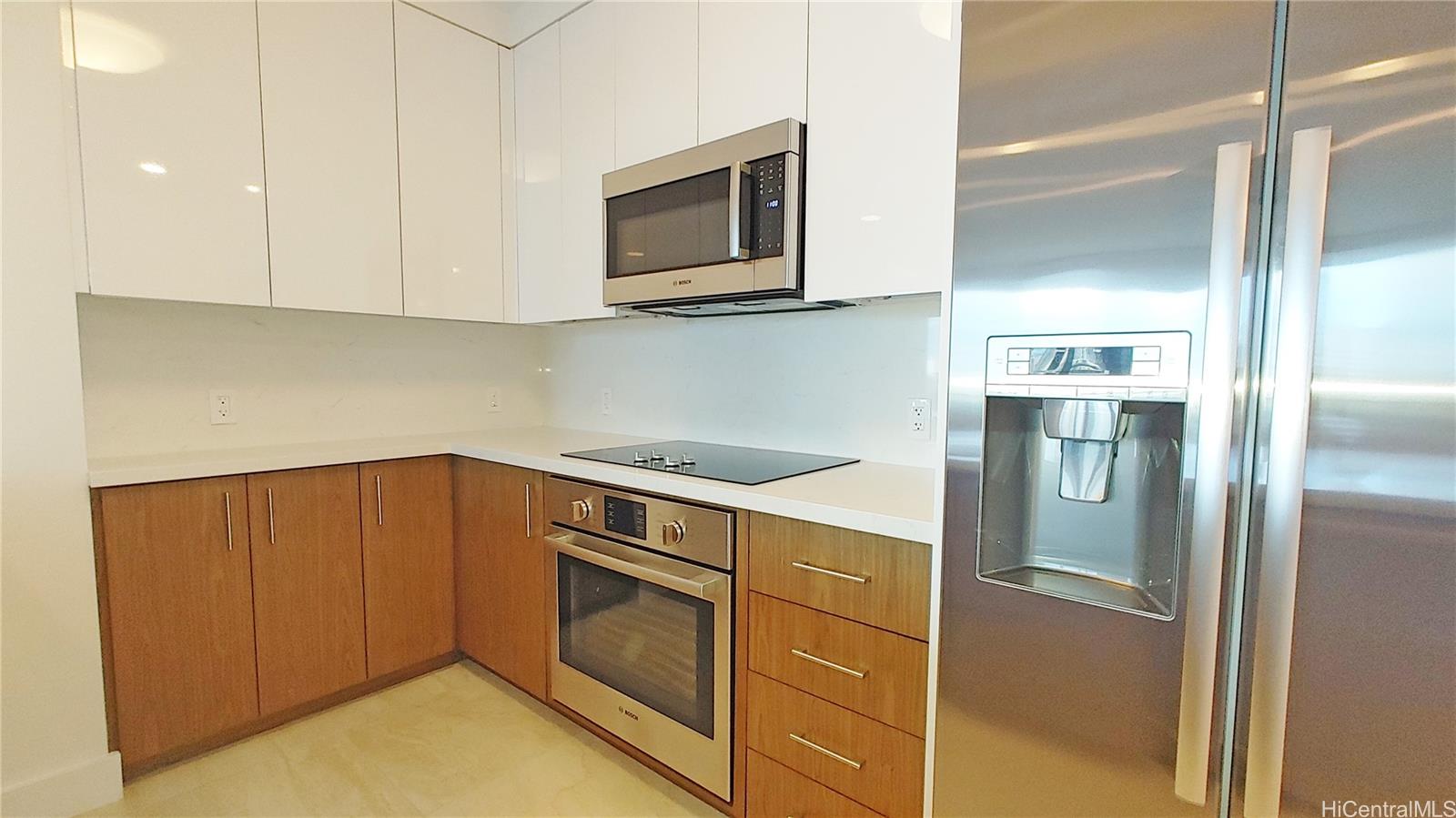 629 Keeaumoku Street Honolulu - Rental - photo 3 of 24