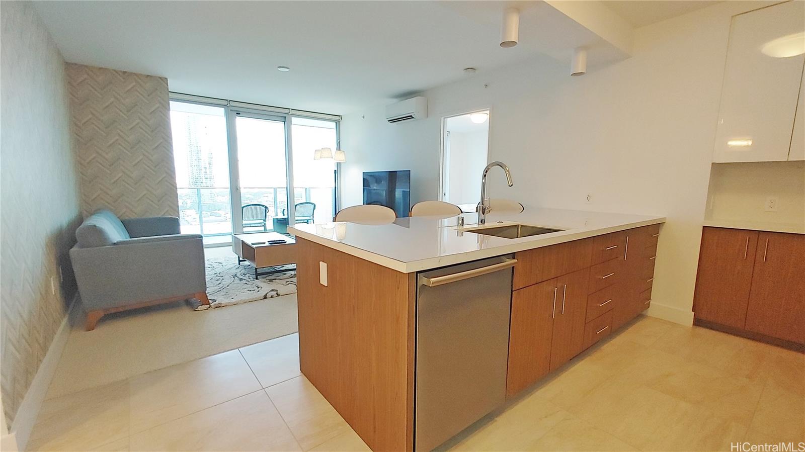 629 Keeaumoku Street Honolulu - Rental - photo 4 of 24