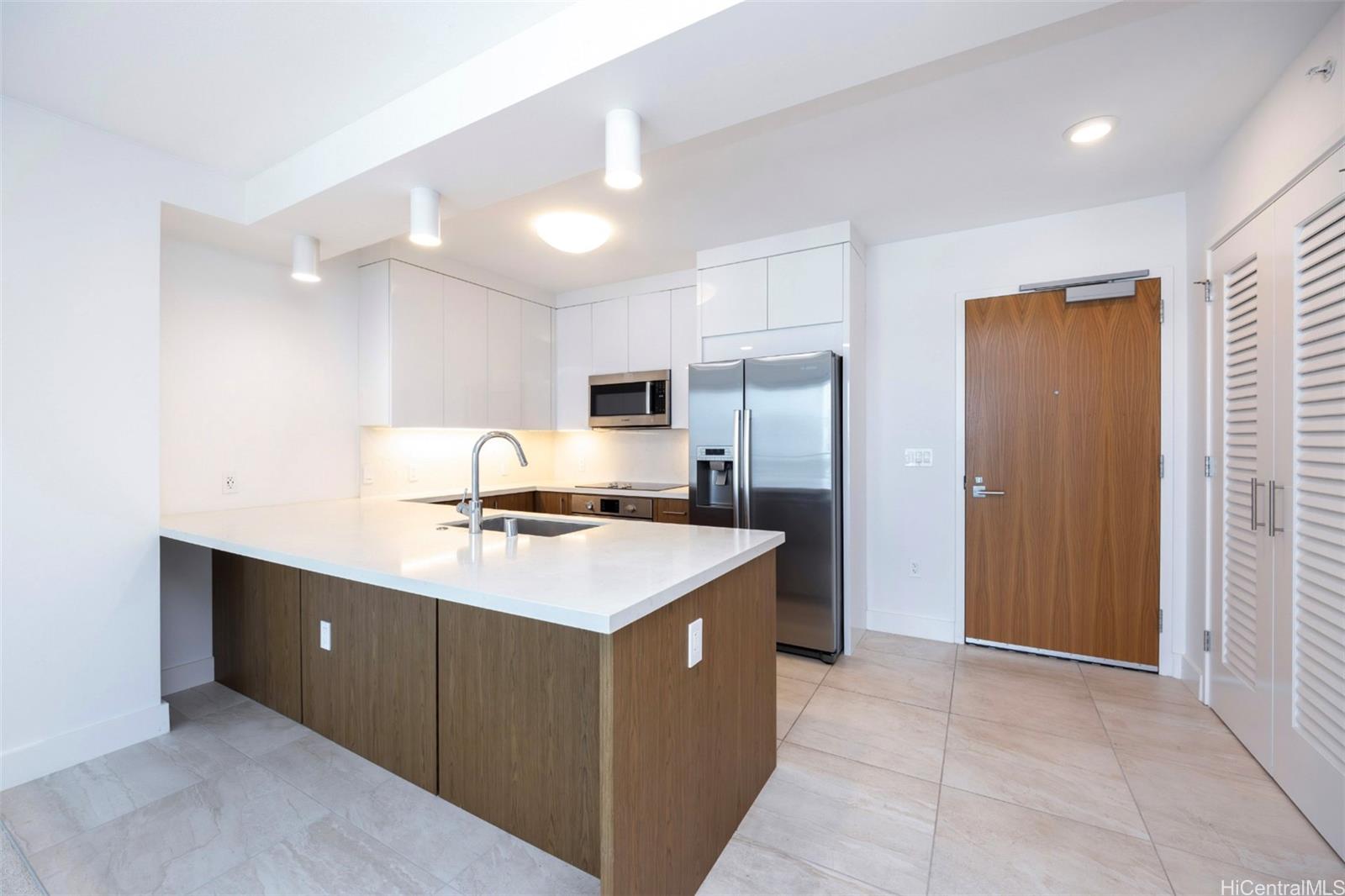 Azure Ala Moana condo # 1510, Honolulu, Hawaii - photo 6 of 25