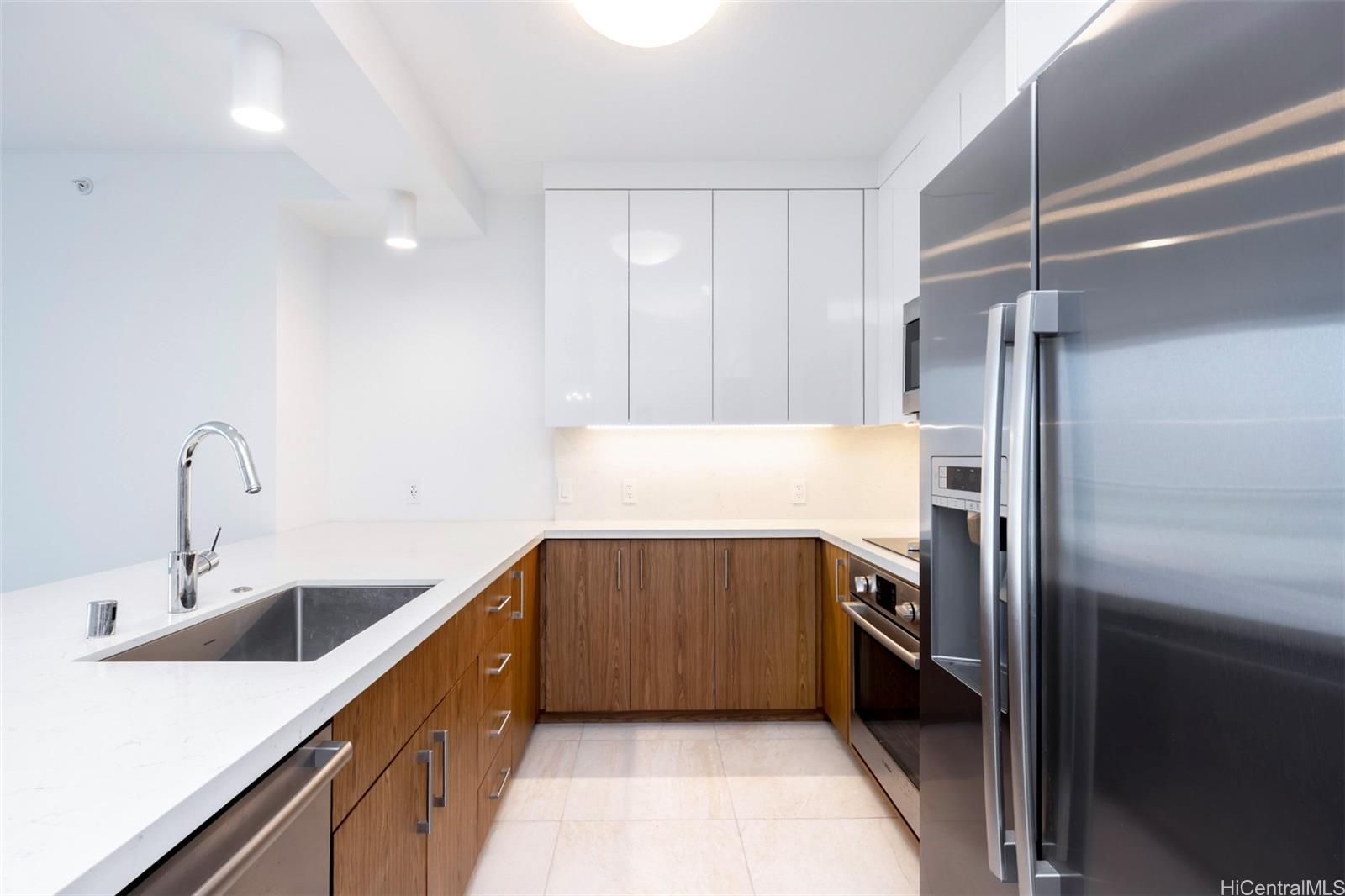 Azure Ala Moana condo # 1510, Honolulu, Hawaii - photo 8 of 25