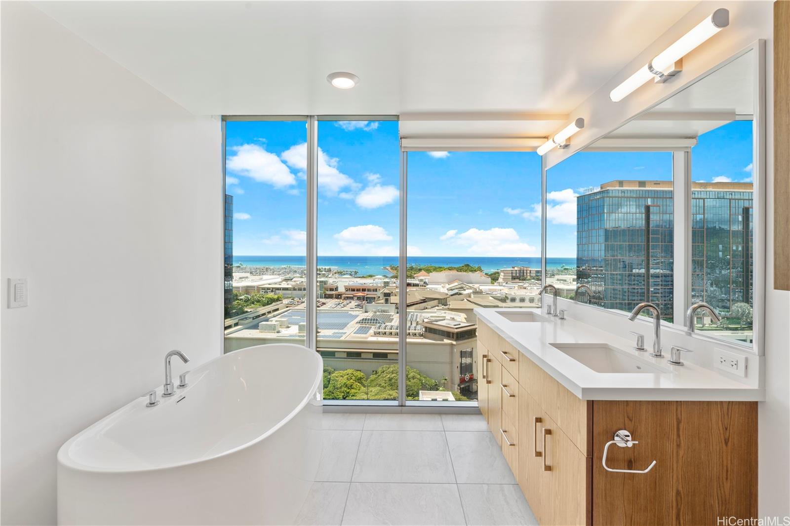 Azure Ala Moana condo # 1601, Honolulu, Hawaii - photo 18 of 25