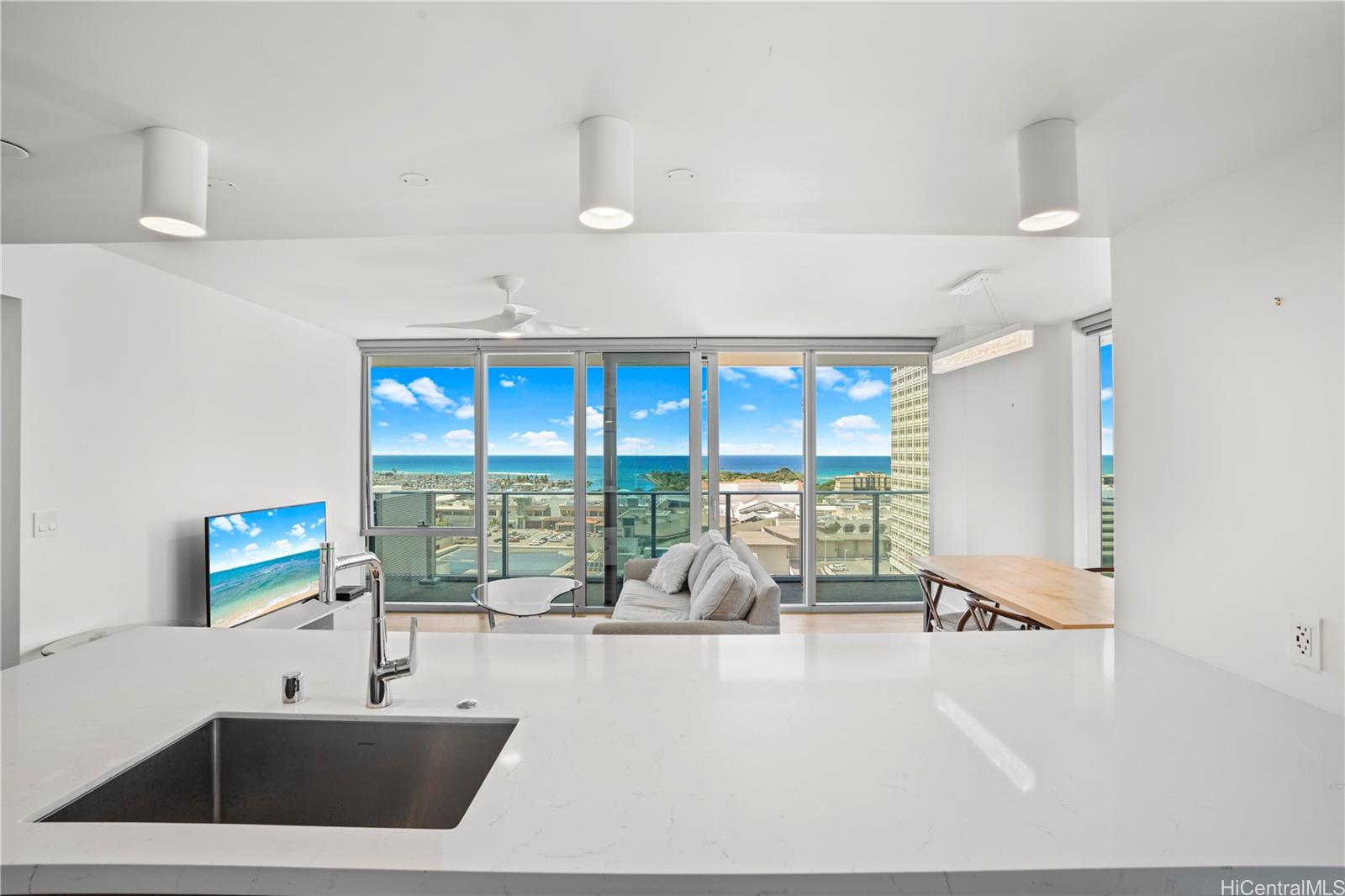 Azure Ala Moana condo # 1601, Honolulu, Hawaii - photo 8 of 25