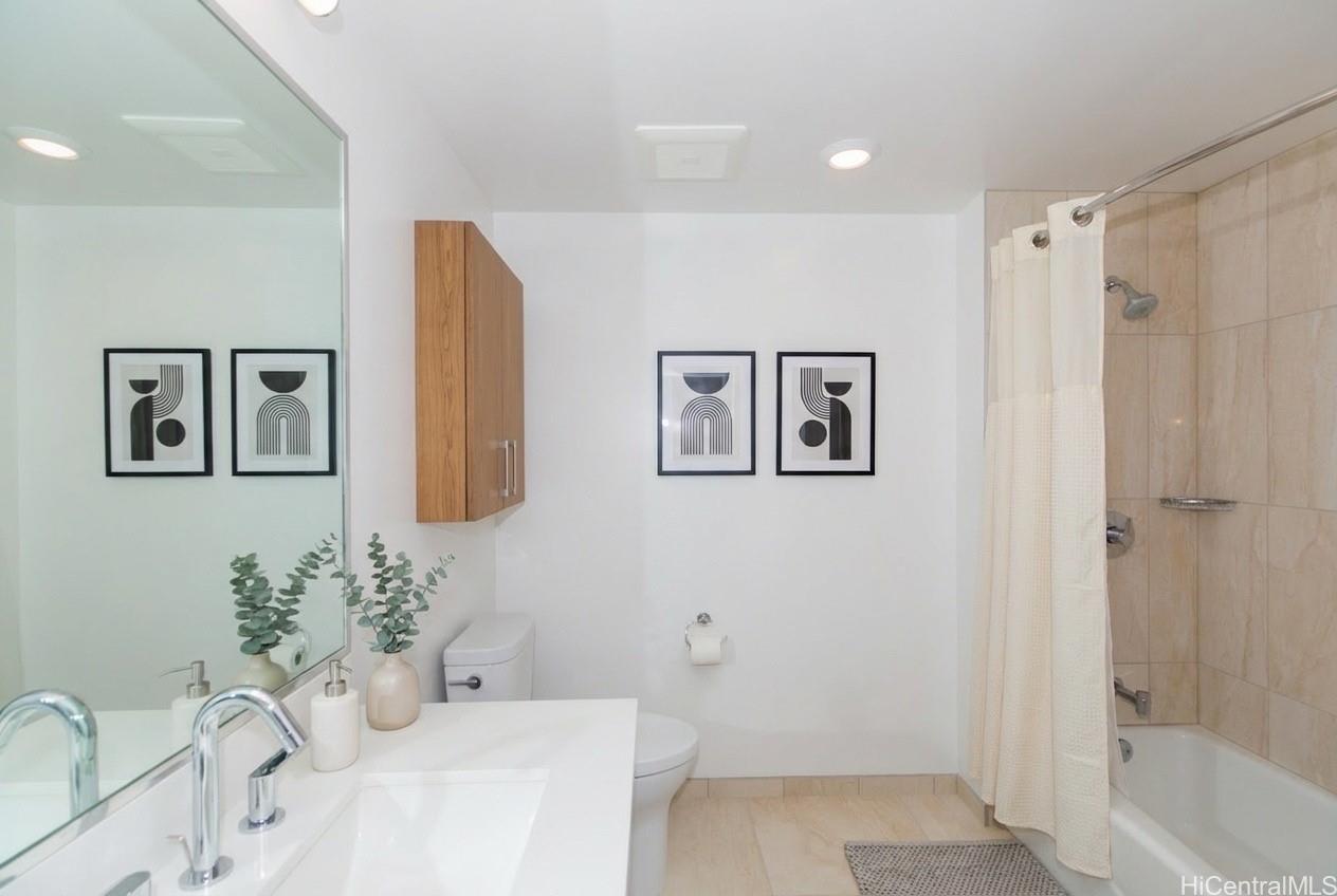 Azure Ala Moana condo # 1610, Honolulu, Hawaii - photo 7 of 18