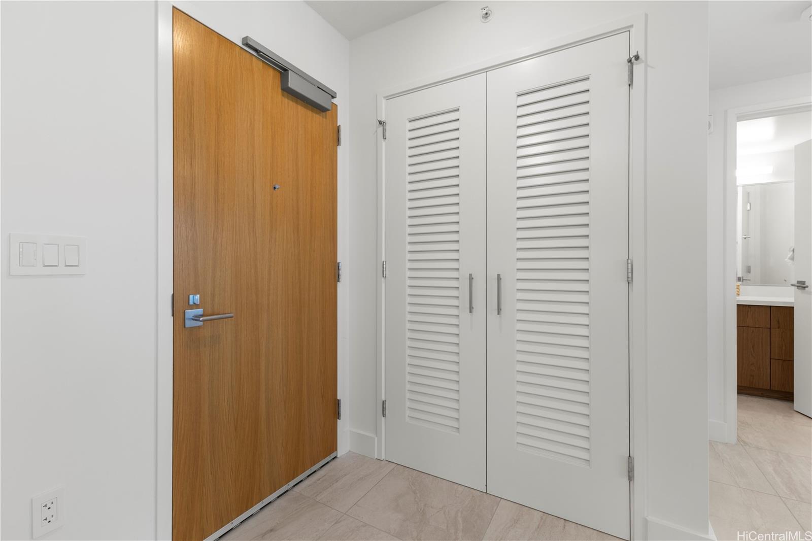 Azure Ala Moana condo # 1705, Honolulu, Hawaii - photo 14 of 22