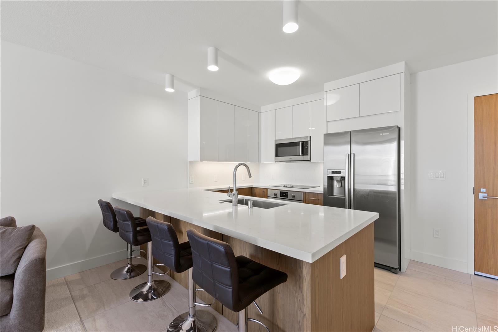 Azure Ala Moana condo # 1705, Honolulu, Hawaii - photo 5 of 22