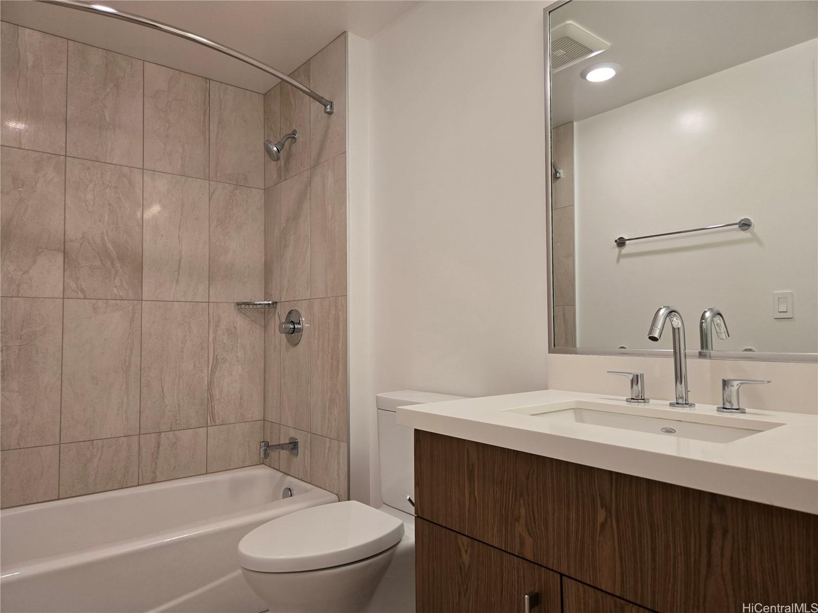 629 Keeaumoku St Honolulu - Rental - photo 15 of 22