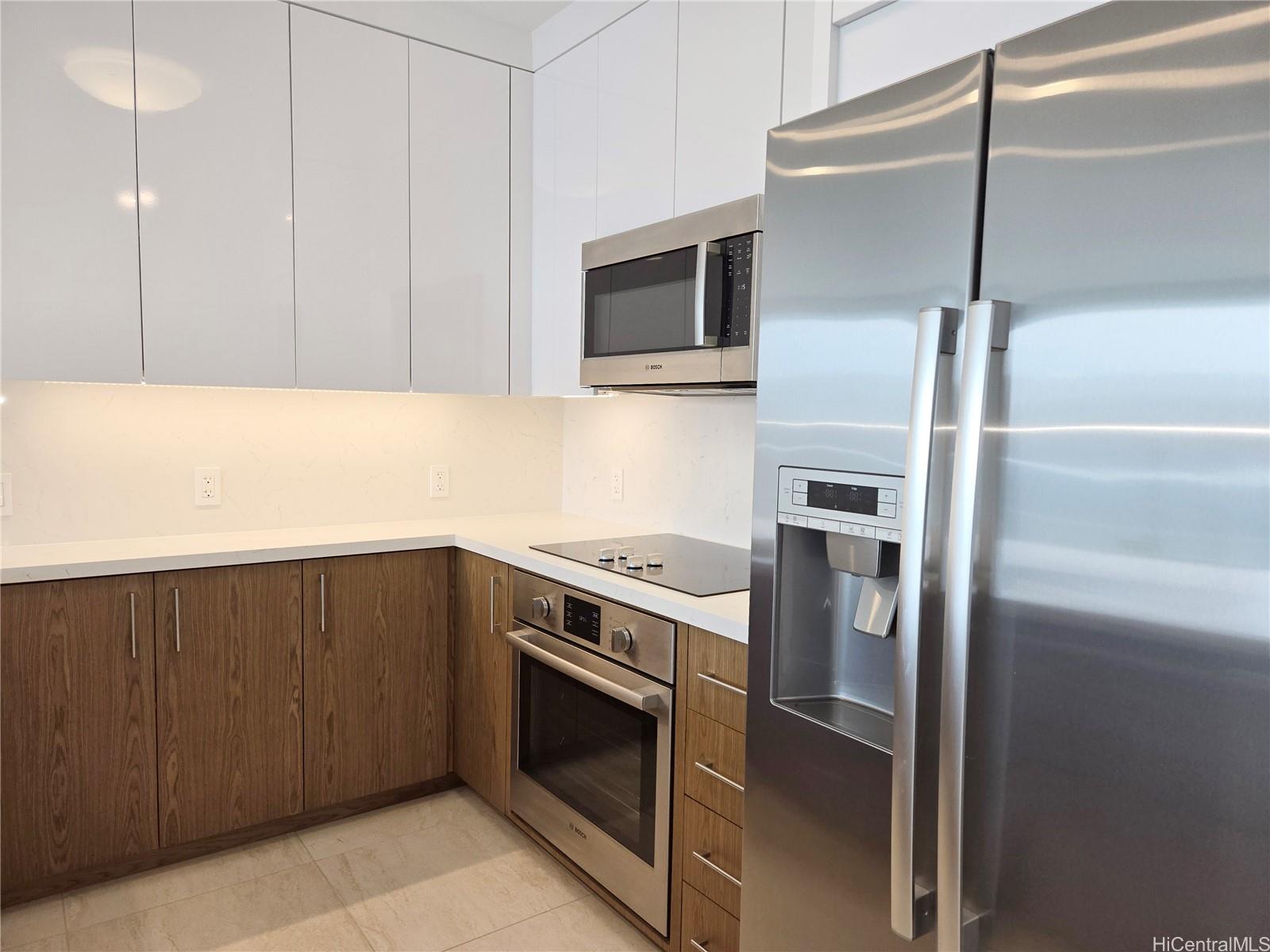 629 Keeaumoku St Honolulu - Rental - photo 4 of 22