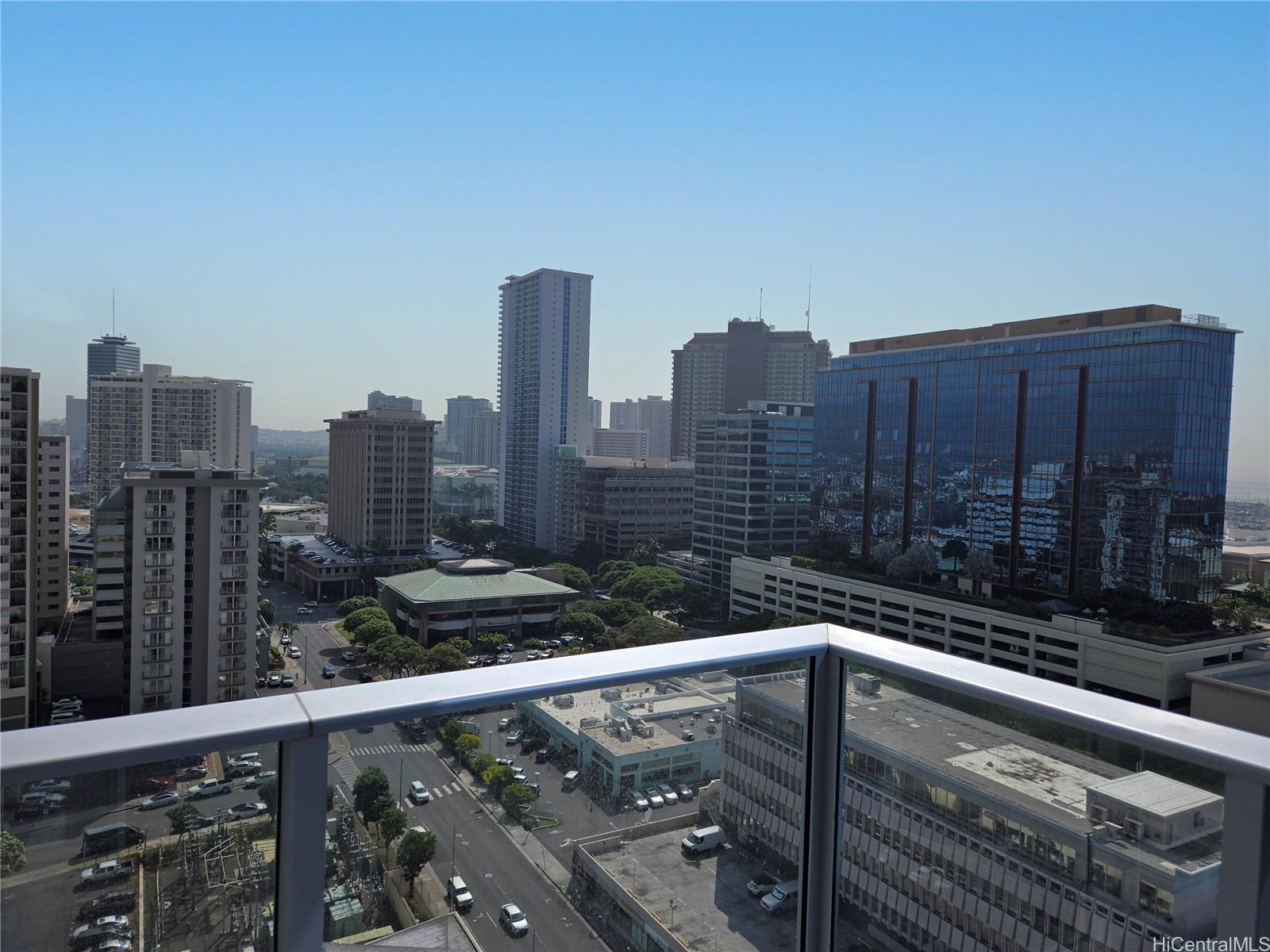 629 Keeaumoku St Honolulu - Rental - photo 7 of 22