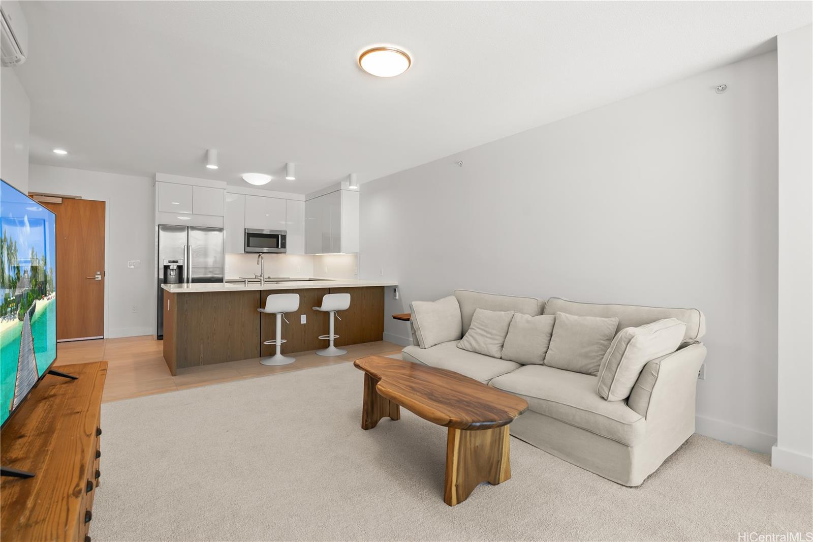 Azure Ala Moana condo # 1708, Honolulu, Hawaii - photo 6 of 25