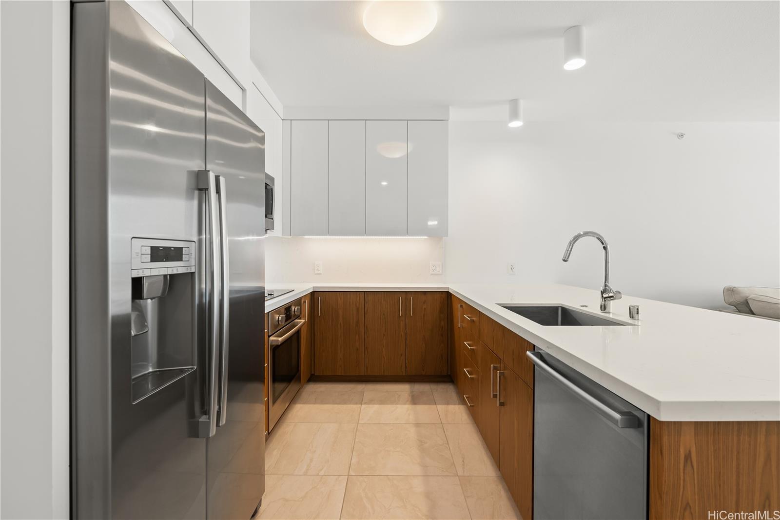 Azure Ala Moana condo # 1708, Honolulu, Hawaii - photo 8 of 25