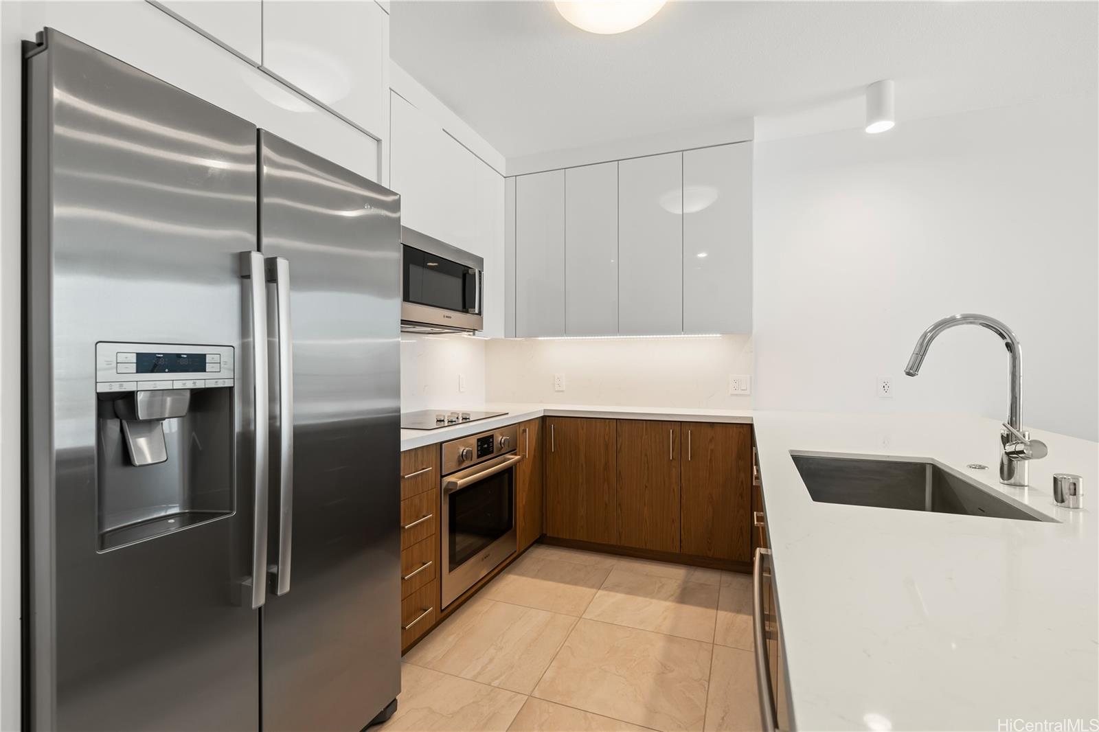 Azure Ala Moana condo # 1708, Honolulu, Hawaii - photo 9 of 25