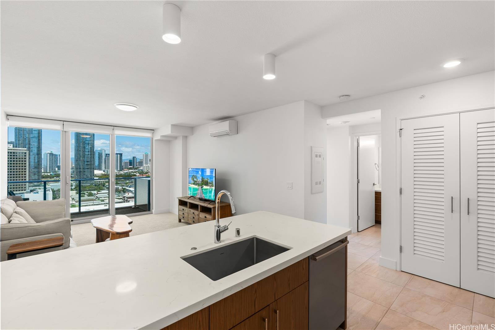 Azure Ala Moana condo # 1708, Honolulu, Hawaii - photo 10 of 25