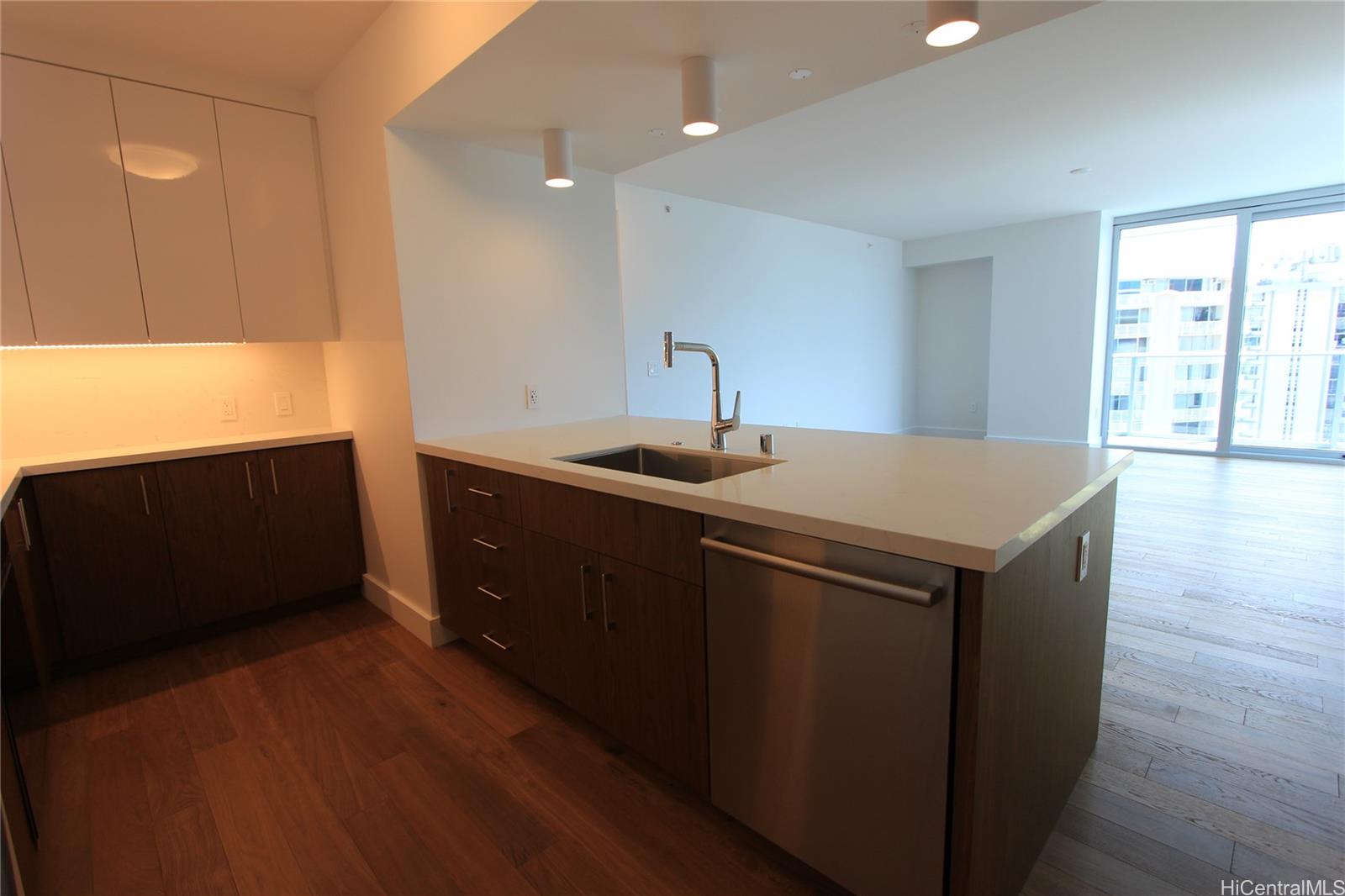 629 Keeaumoku St Honolulu - Rental - photo 4 of 25