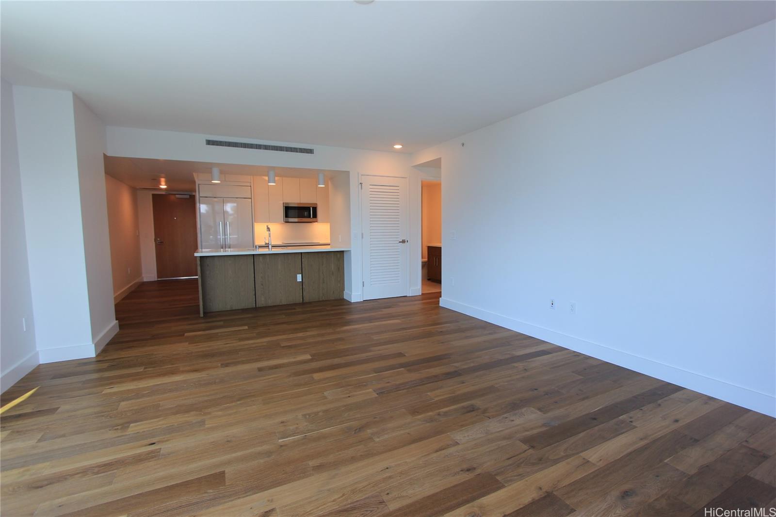 629 Keeaumoku St Honolulu - Rental - photo 5 of 25