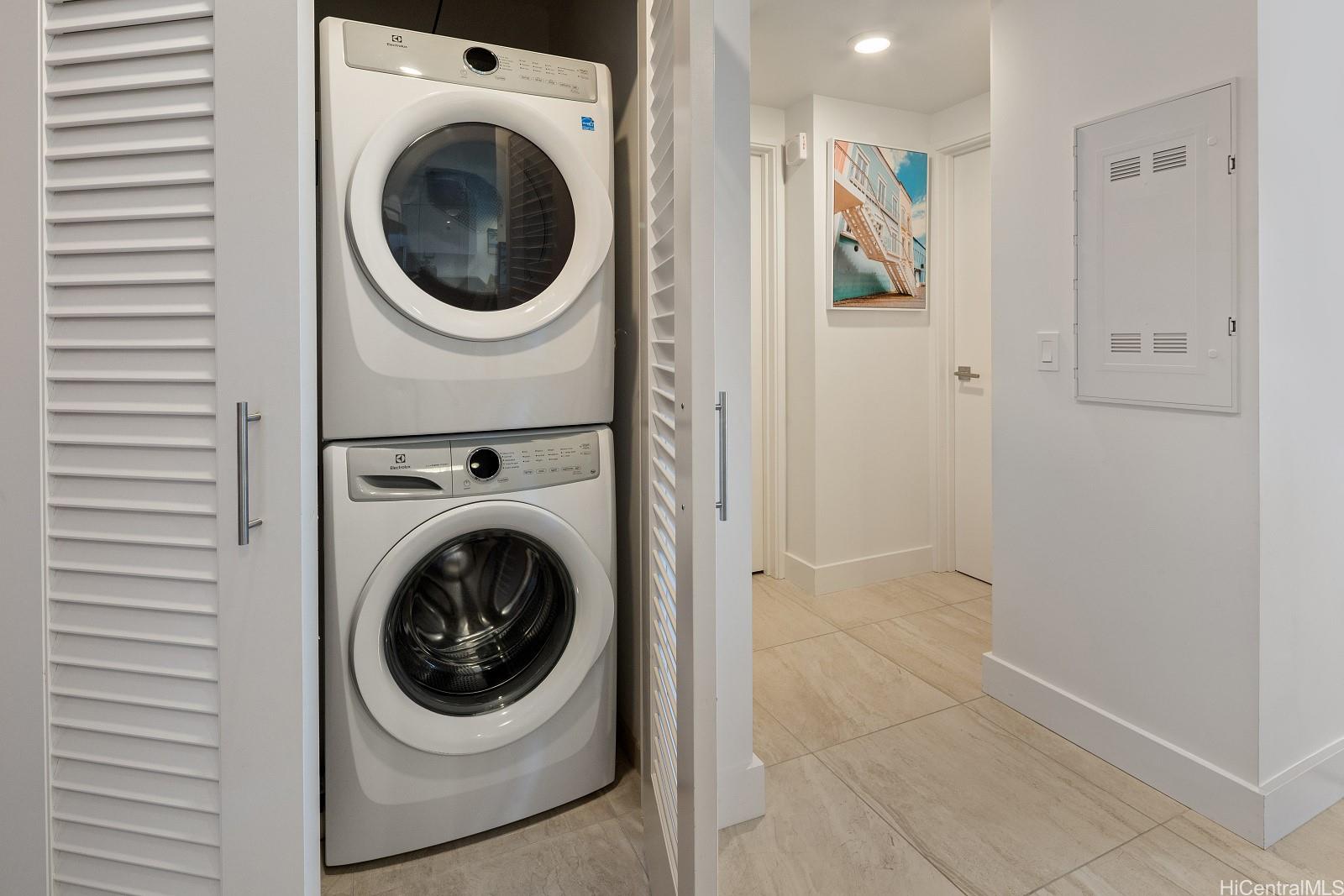 Azure Ala Moana condo # 1807, Honolulu, Hawaii - photo 11 of 25