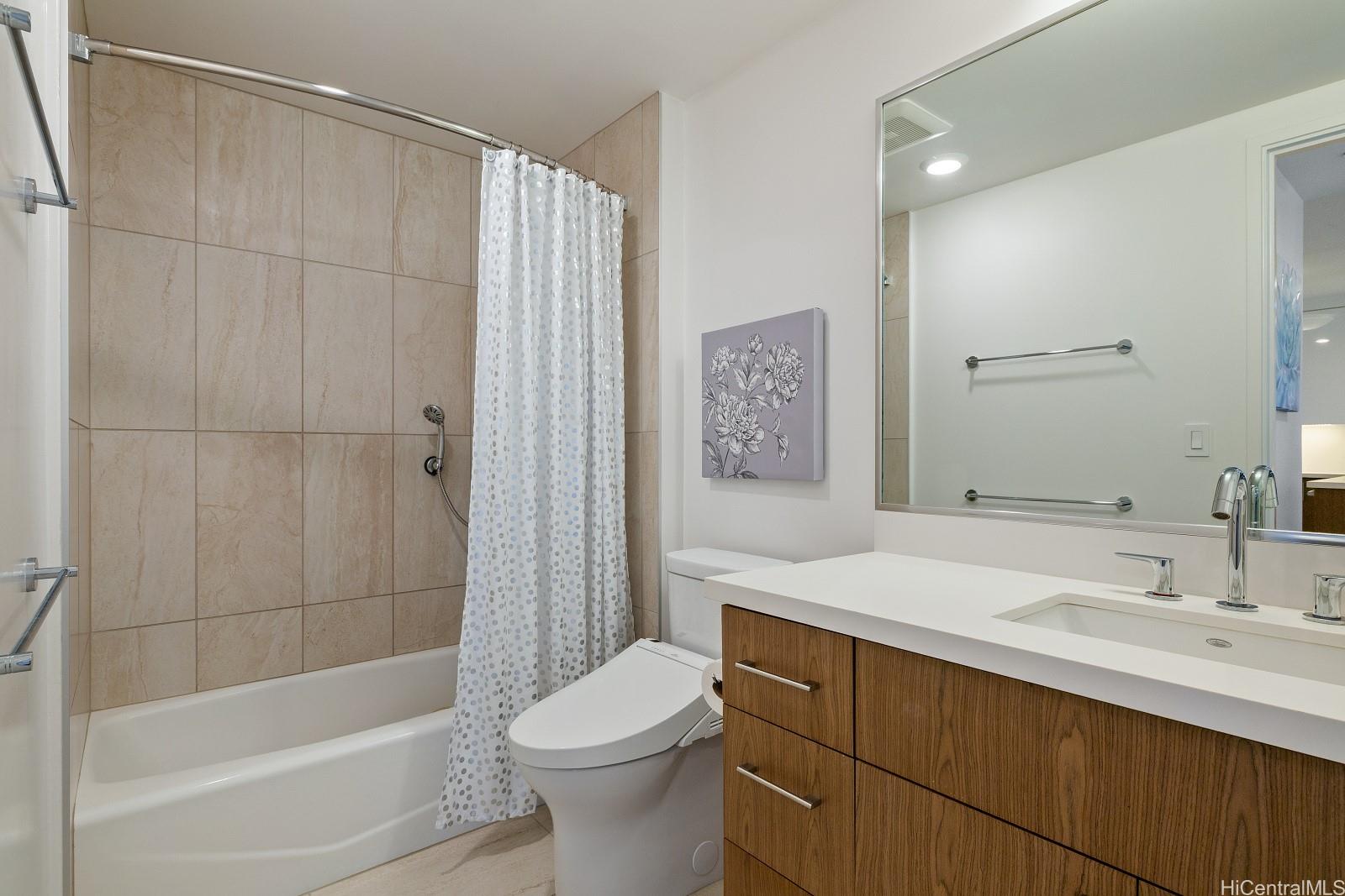 Azure Ala Moana condo # 1807, Honolulu, Hawaii - photo 14 of 25