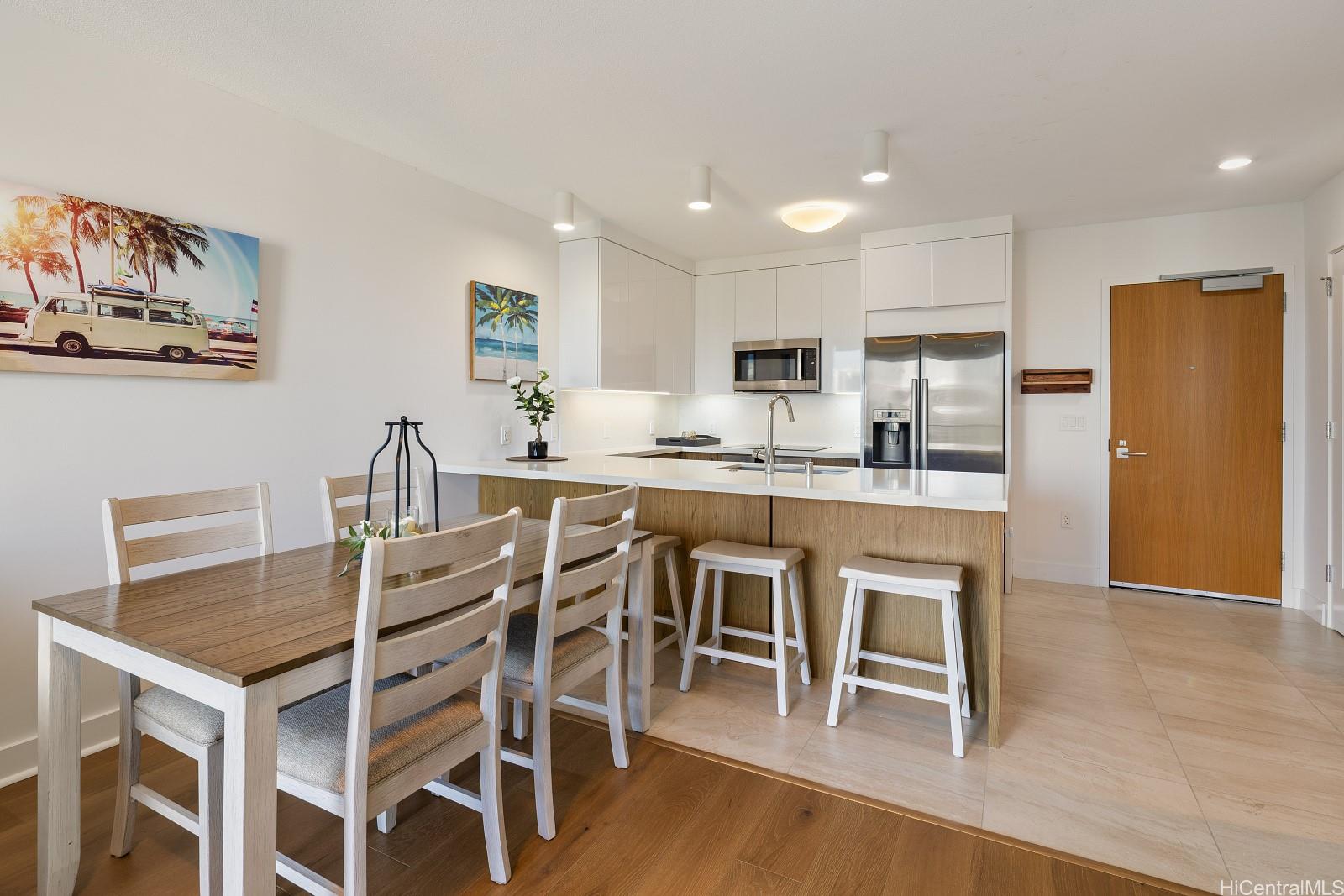 Azure Ala Moana condo # 1807, Honolulu, Hawaii - photo 8 of 25