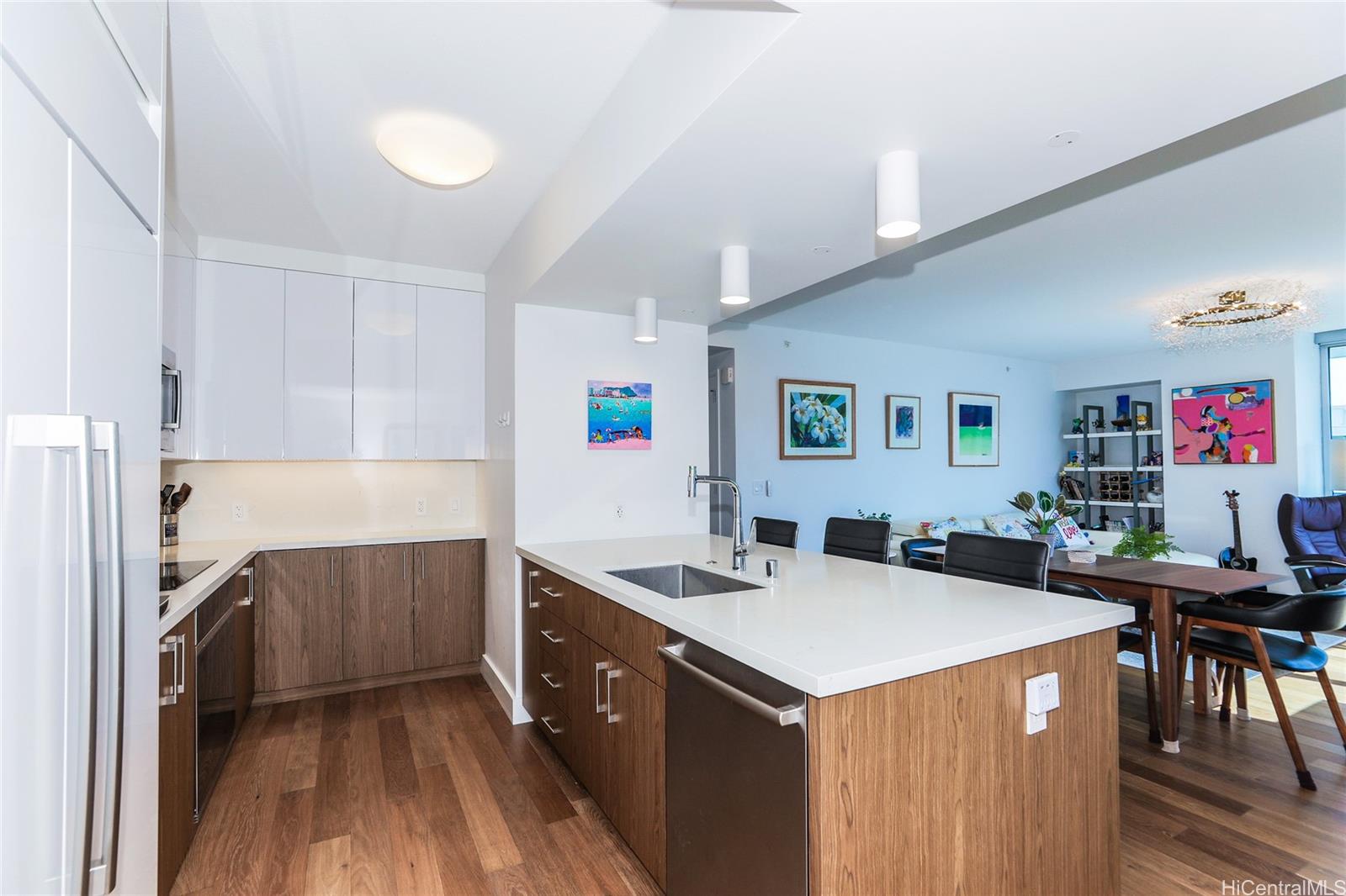 Azure Ala Moana condo # 1811, Honolulu, Hawaii - photo 6 of 20