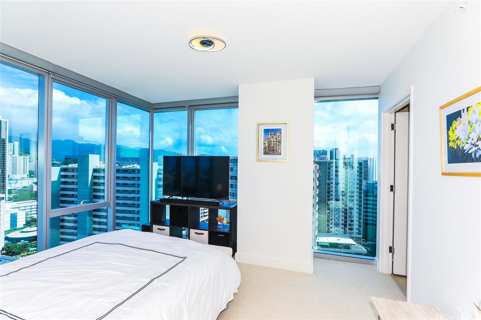 Azure Ala Moana condo # 1811, Honolulu, Hawaii - photo 8 of 20